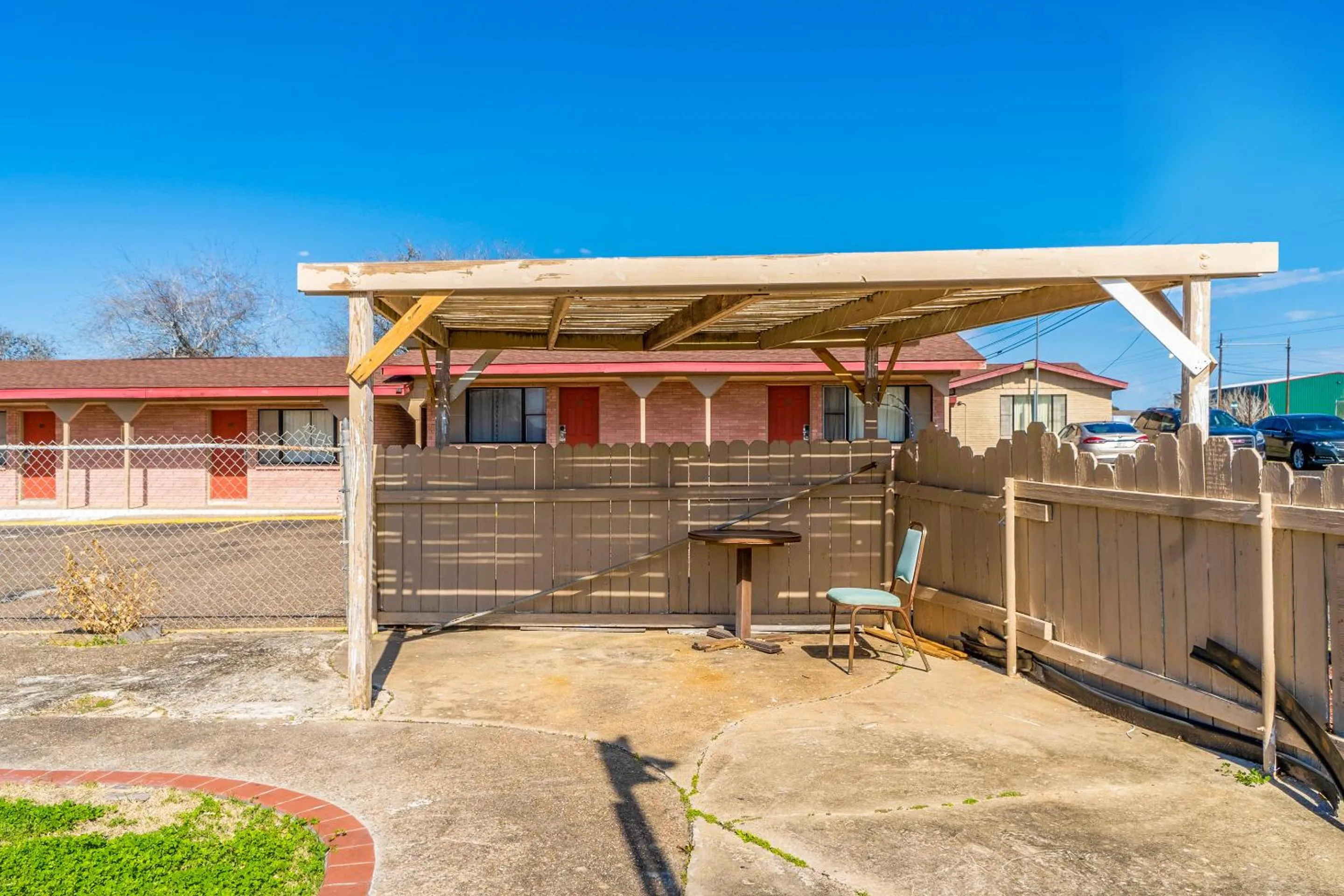 Area and facilities in Capital O Hotel Beeville -US 181