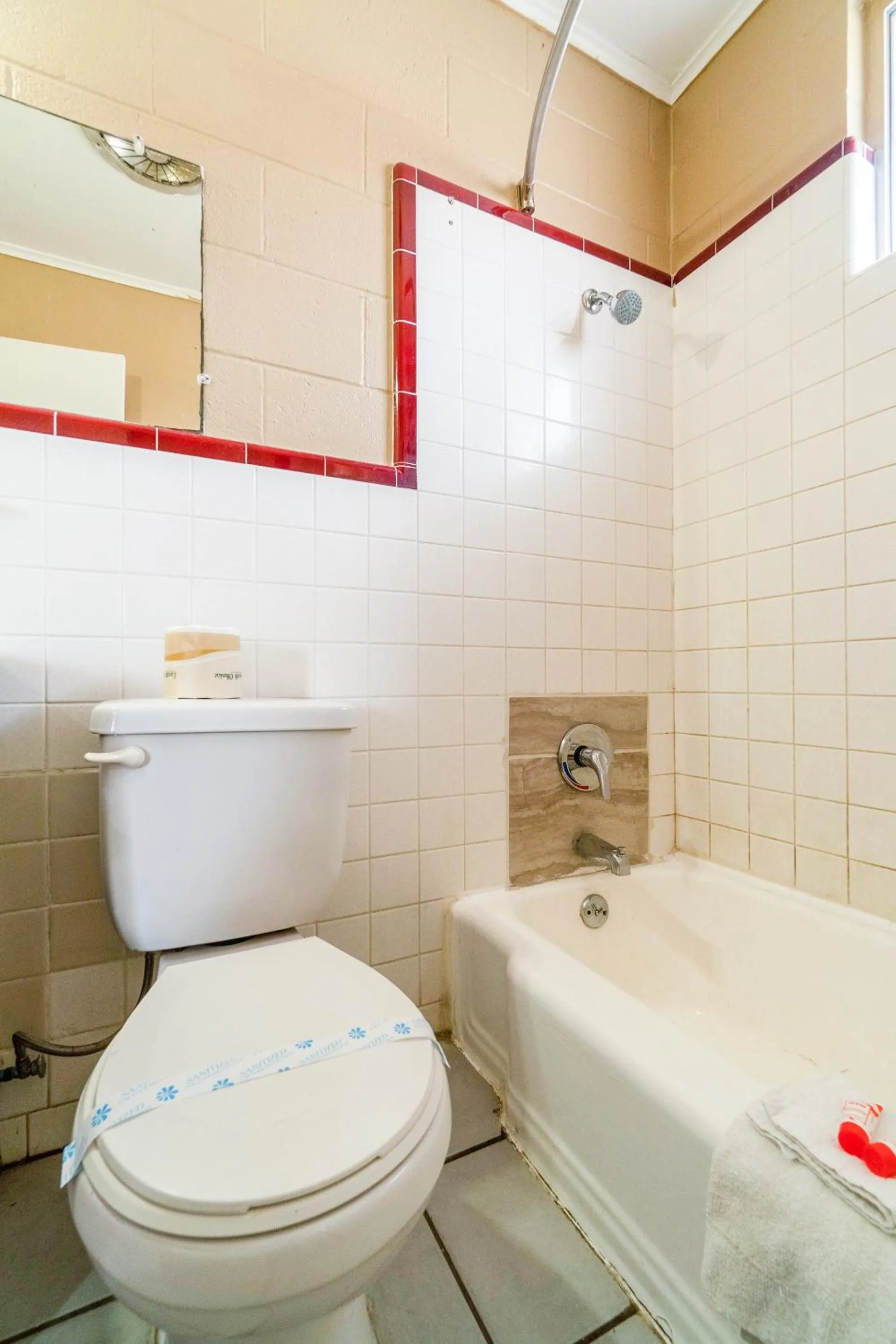 Bathroom in Capital O Hotel Beeville -US 181