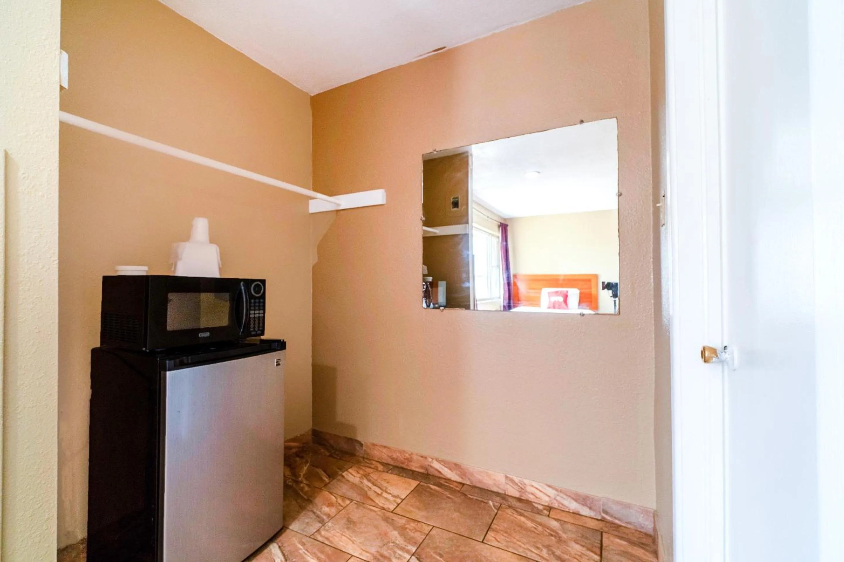 Area and facilities in Capital O Hotel Beeville -US 181