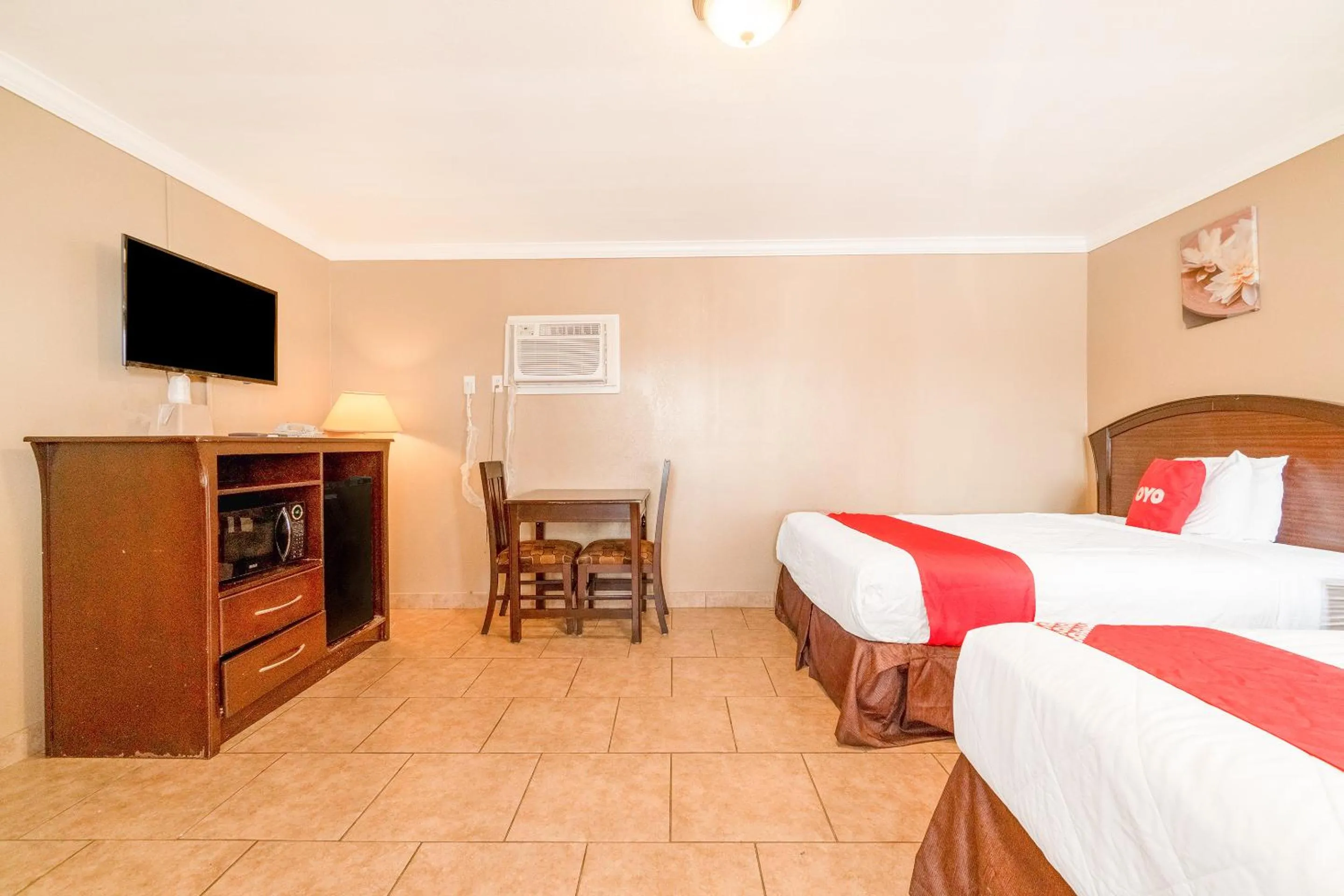 Bedroom in Capital O Hotel Beeville -US 181