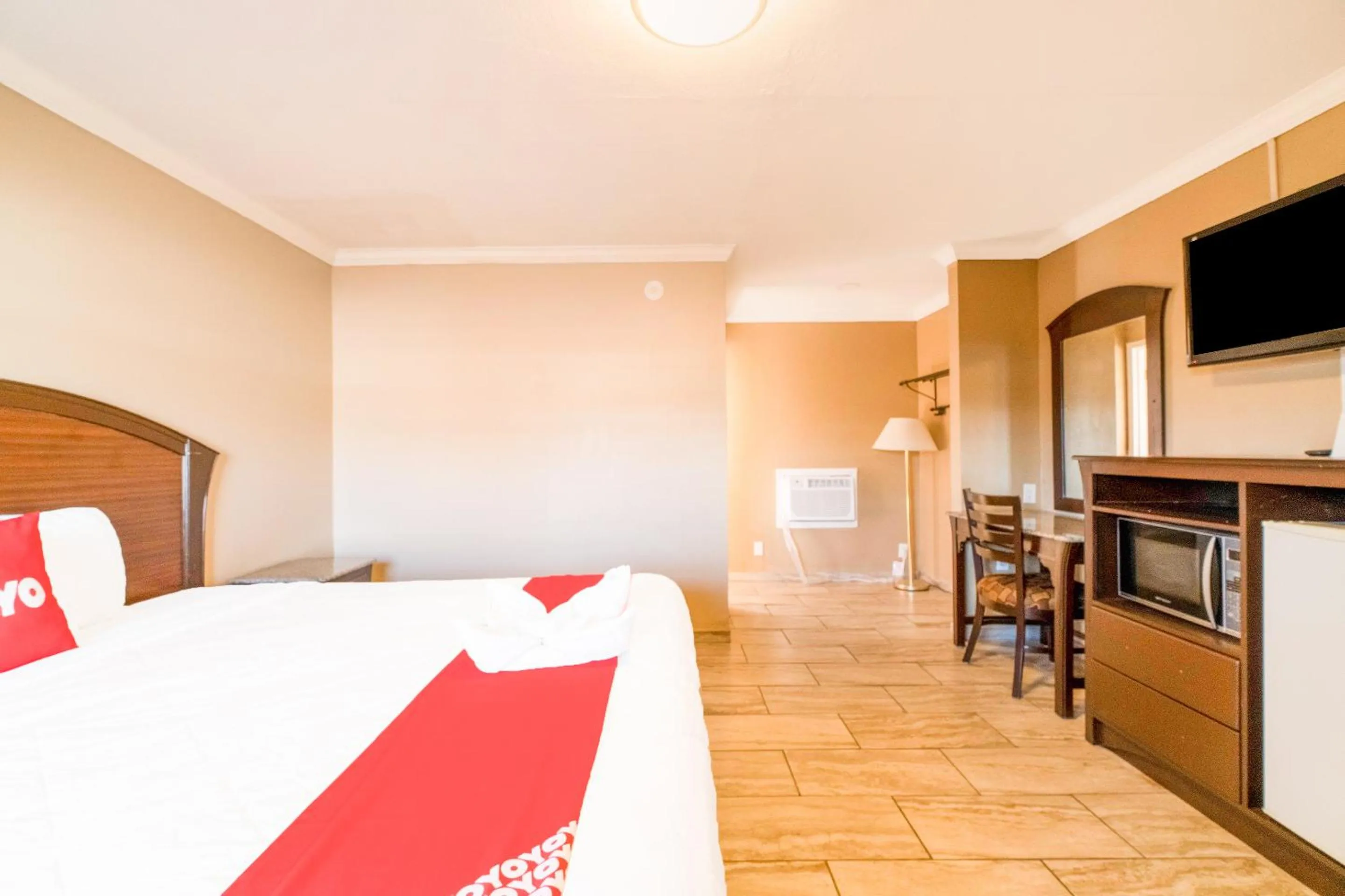 Bedroom in Capital O Hotel Beeville -US 181