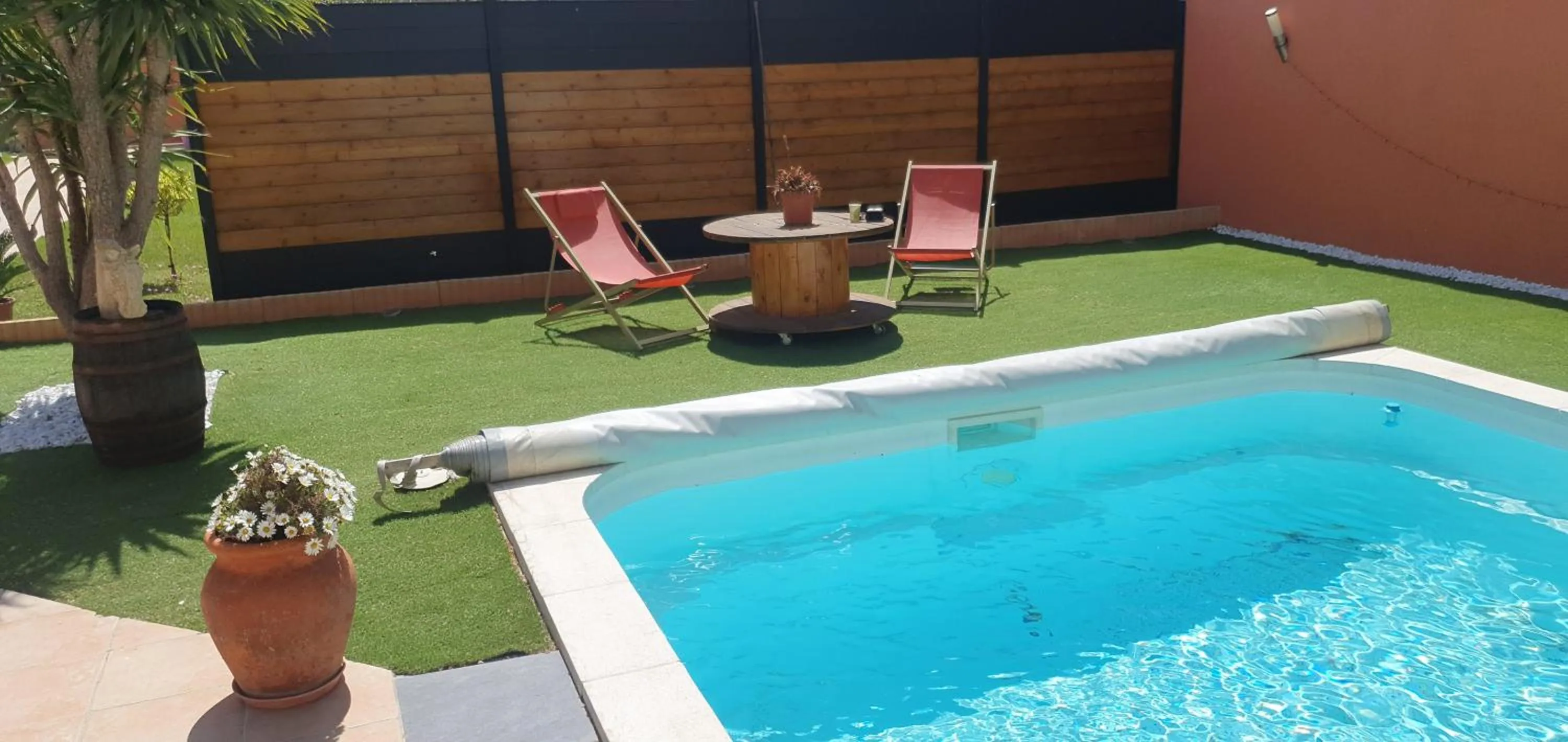 Pool view in La Salamandre de Camargue