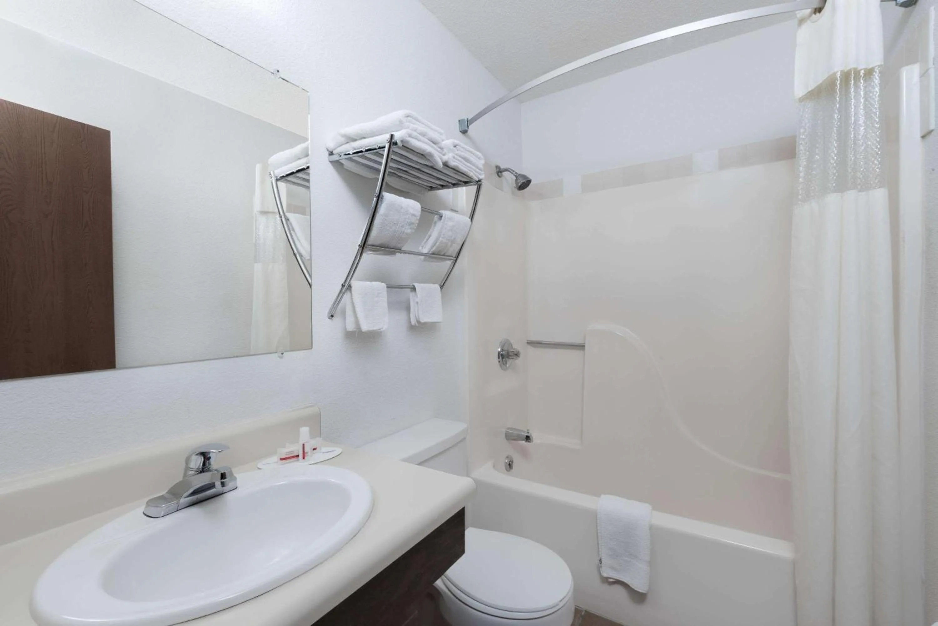 Bathroom in Super 8 by Wyndham Winner SD