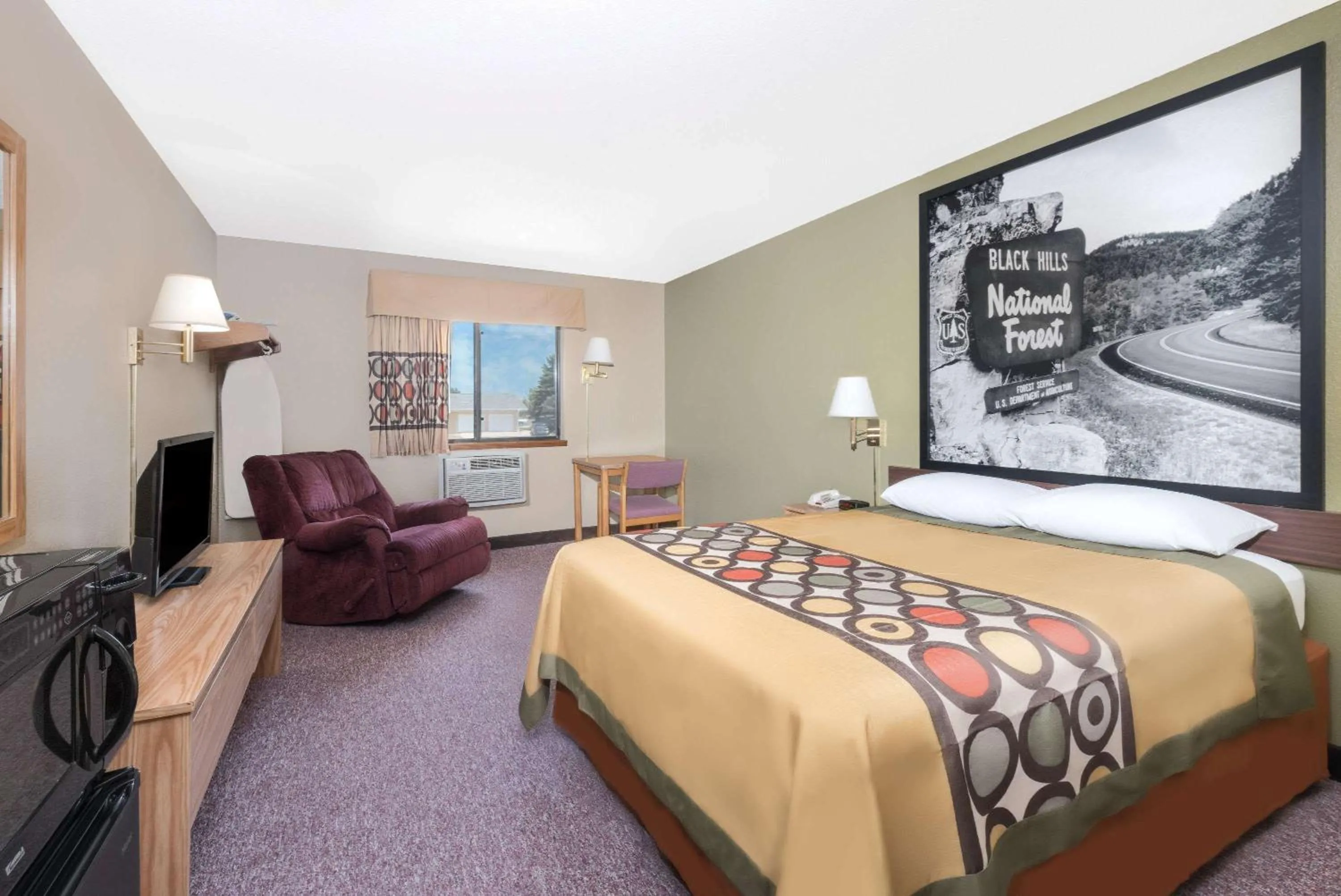 Photo of the whole room, Bed in Super 8 by Wyndham Winner SD