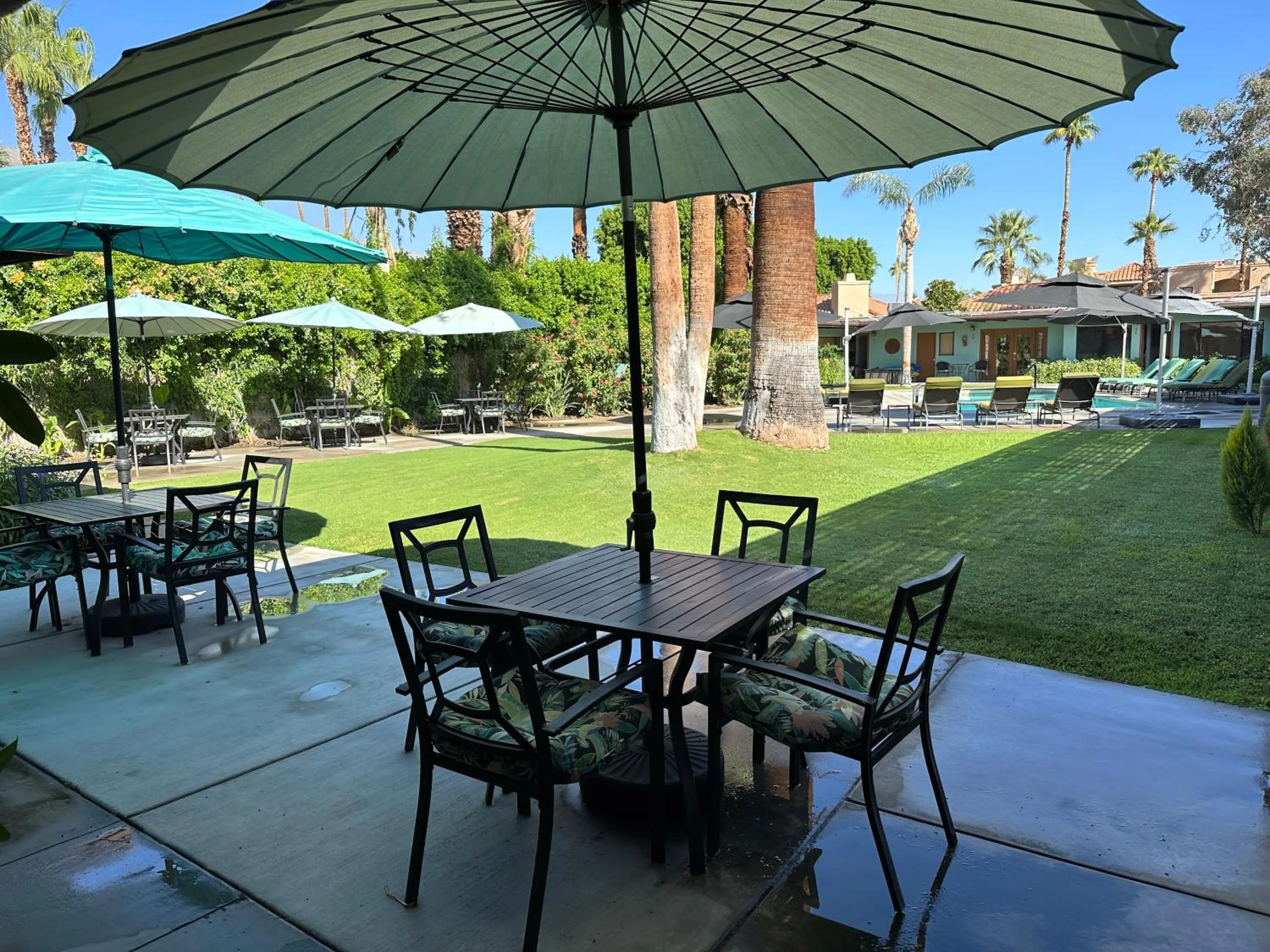 Vista Grande Resort - A Gay Men's Resort