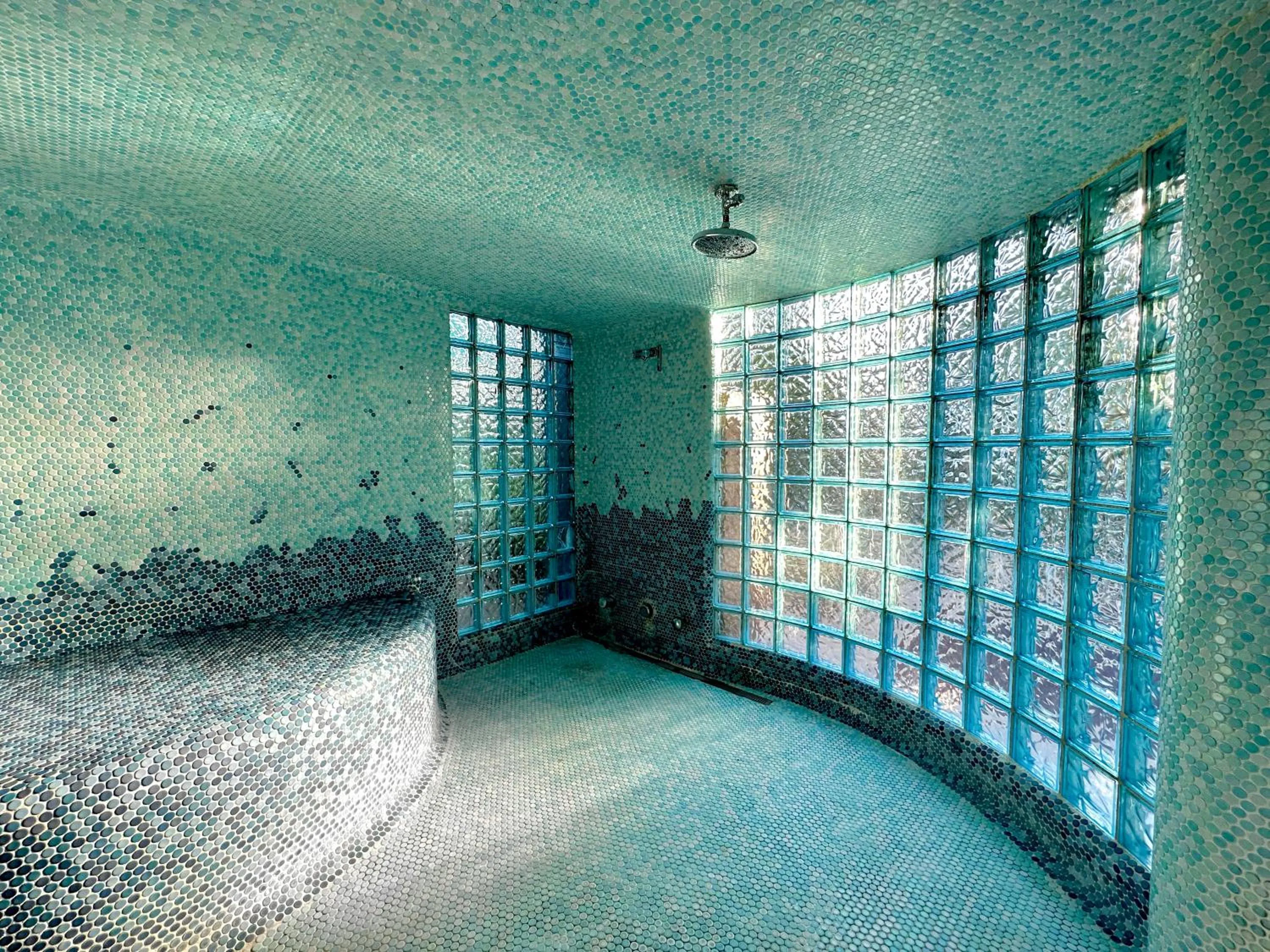 Bed in Vista Grande Resort - A Gay Men's Resort