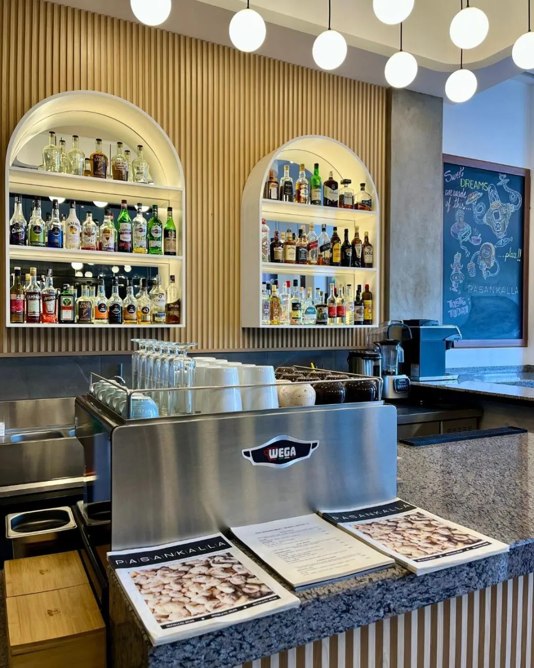 Restaurant/places to eat in DREAM By Stannum Hotel