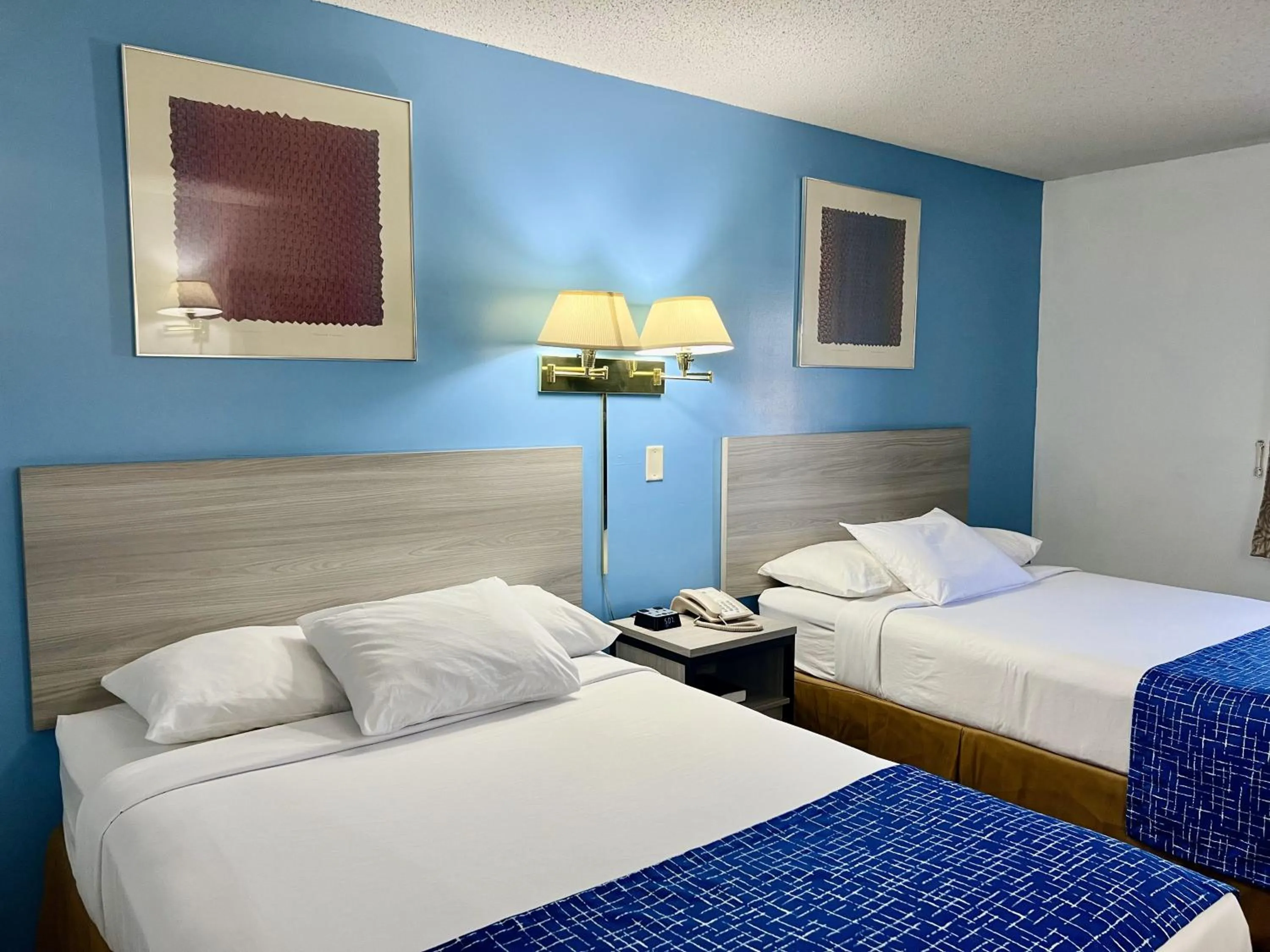 Bed in Travelodge by Wyndham Hershey