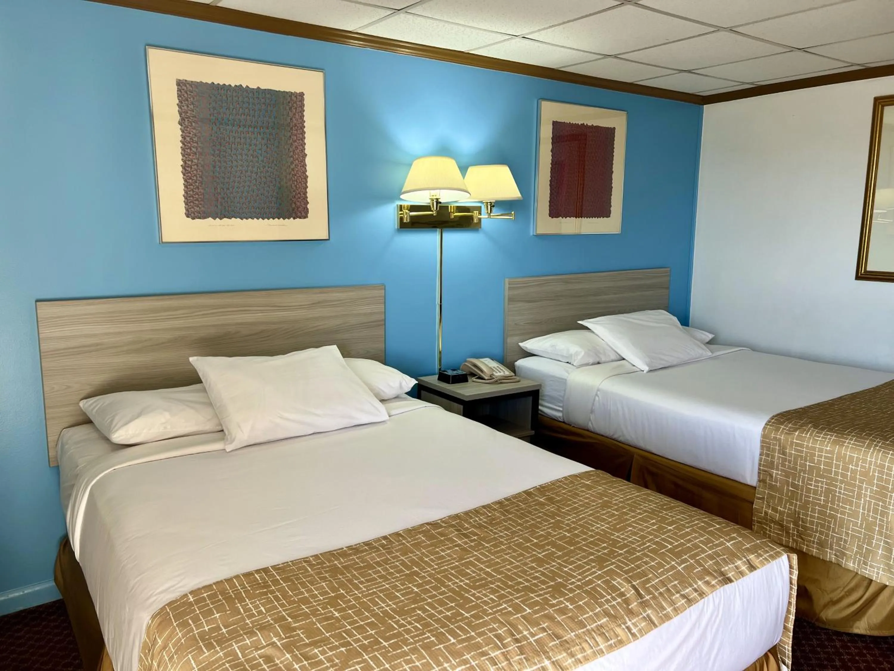 Bed in Travelodge by Wyndham Hershey