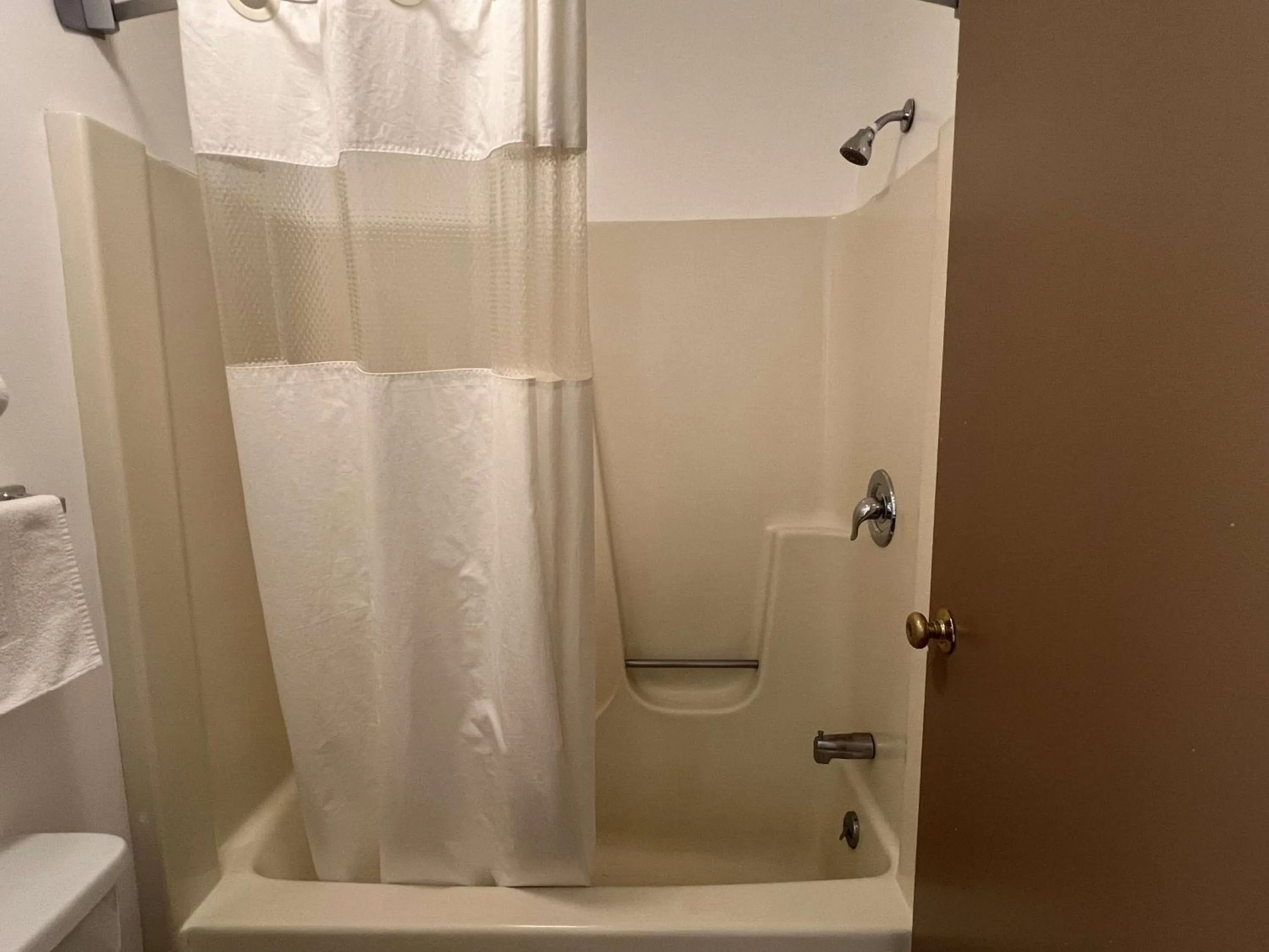 TV and multimedia in Travelodge by Wyndham Hershey