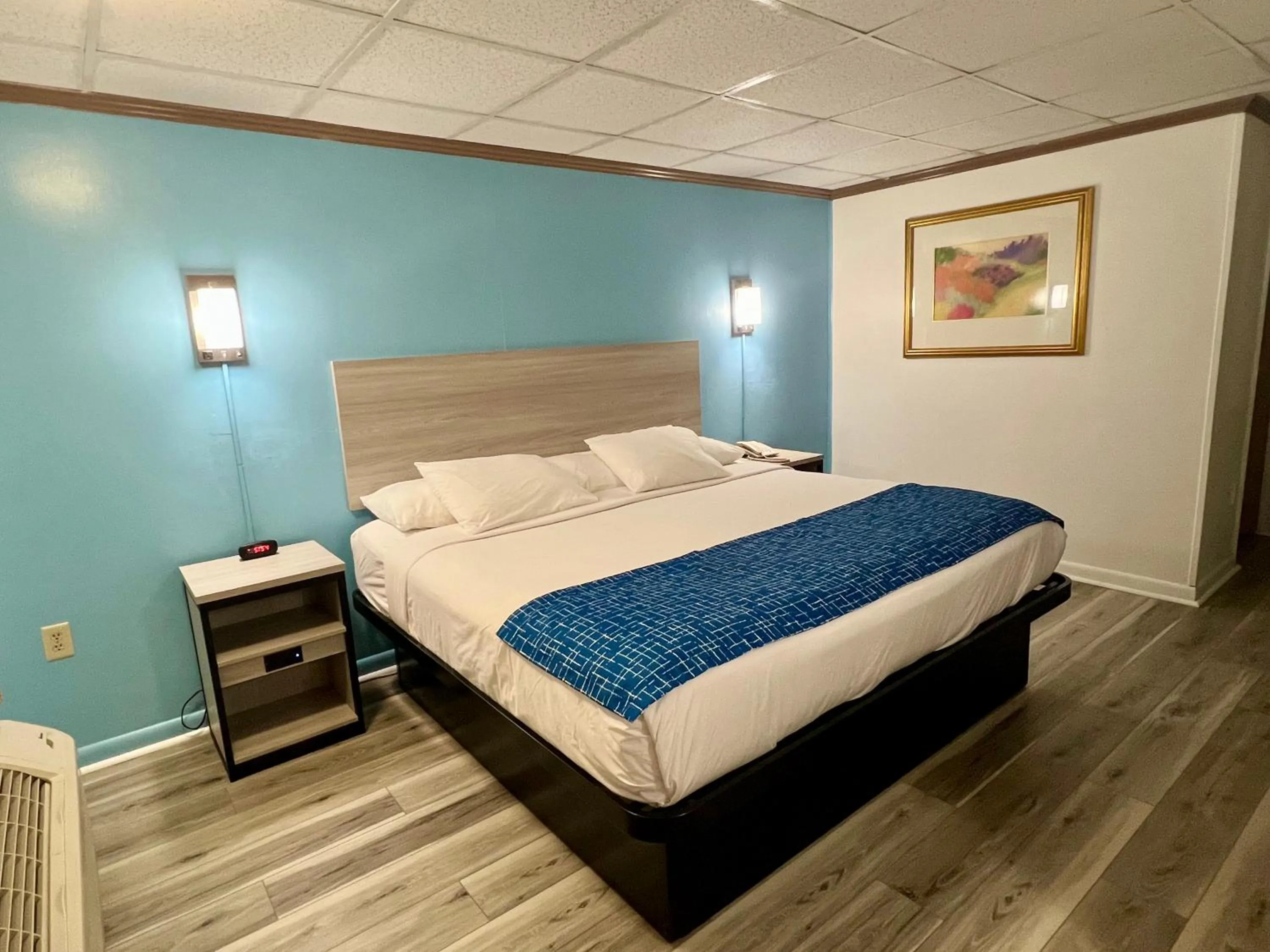 Bed in Travelodge by Wyndham Hershey