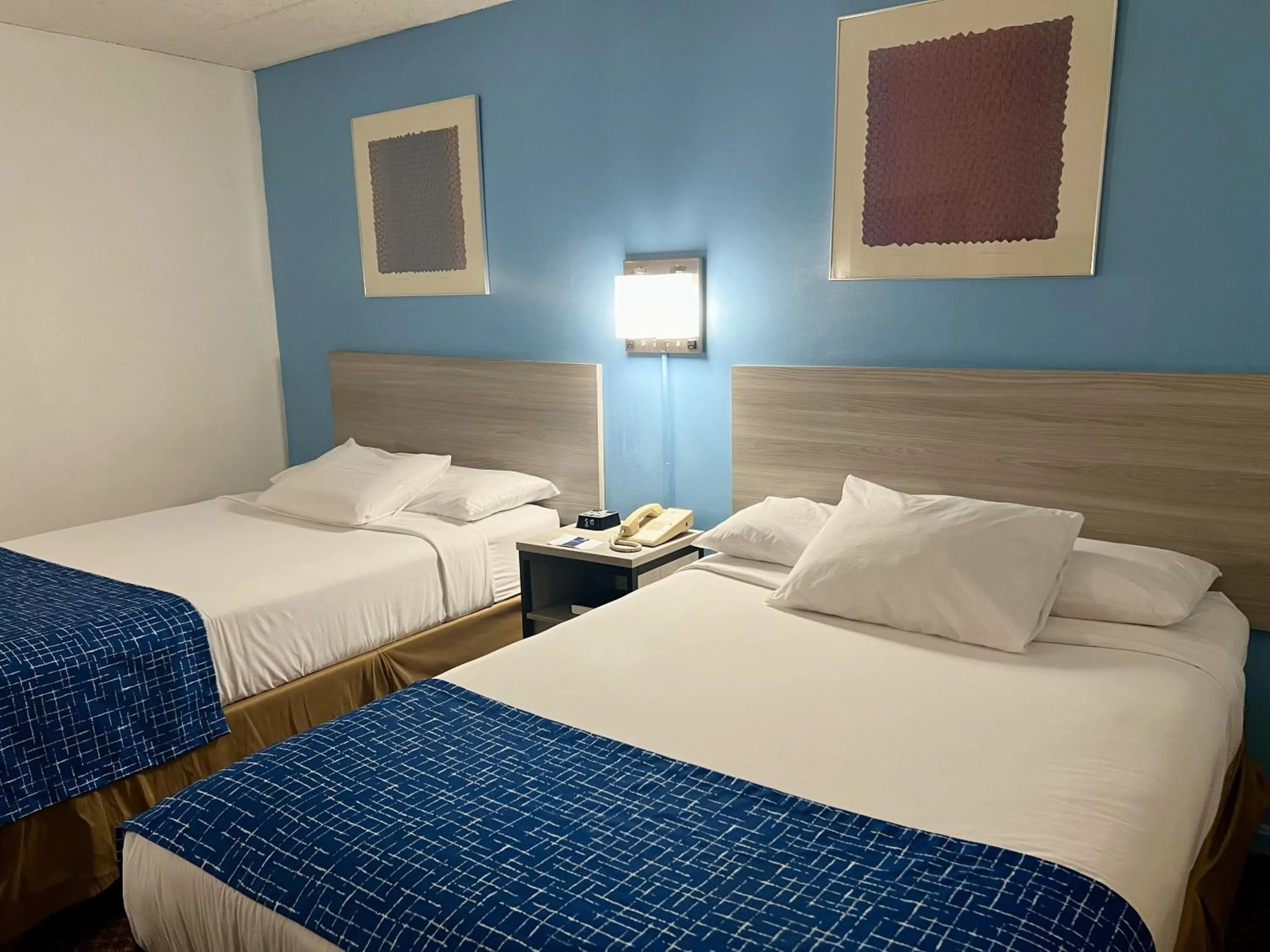Bed in Travelodge by Wyndham Hershey