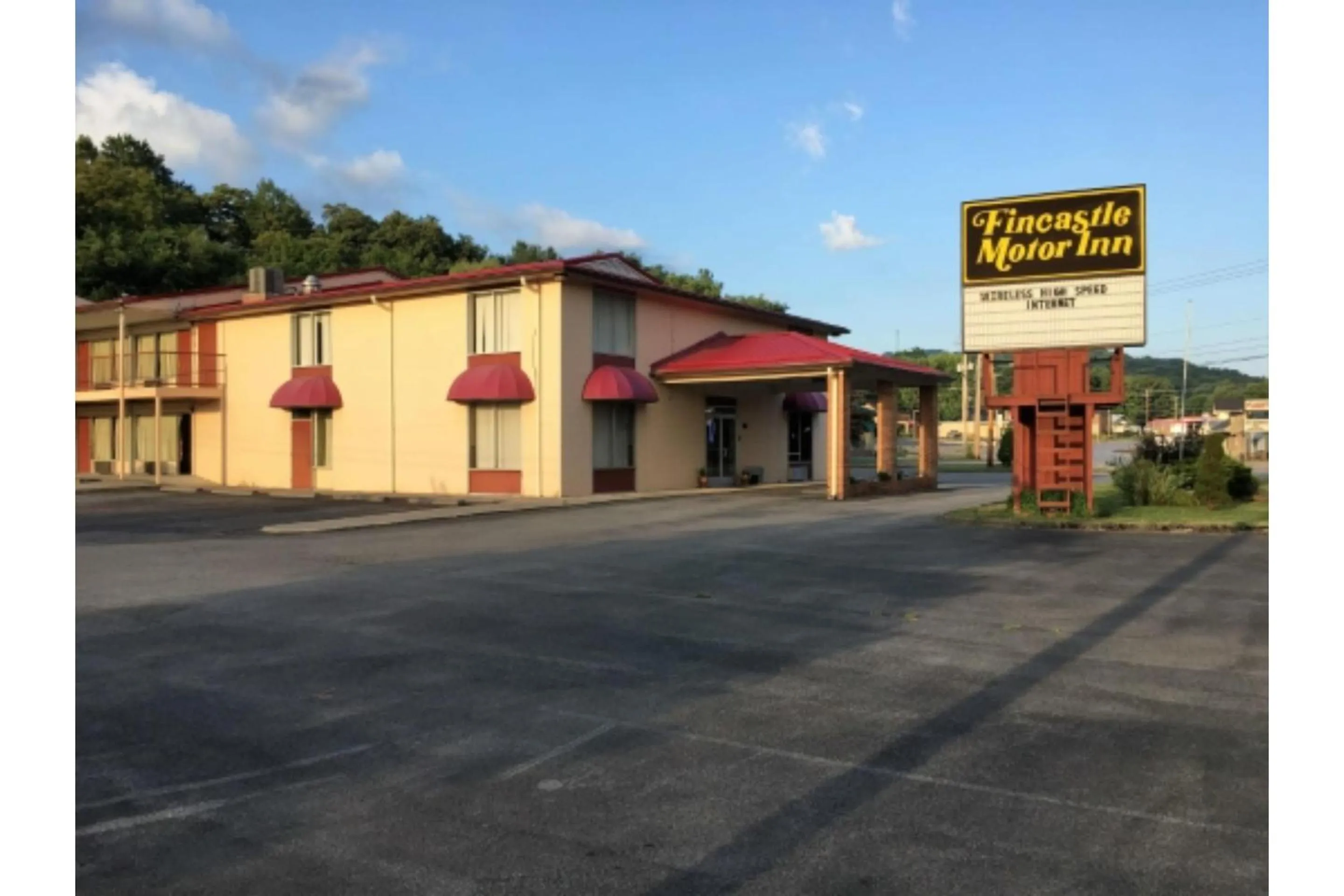 Property building in Capital O Fincastle Motor Inn Tazewell