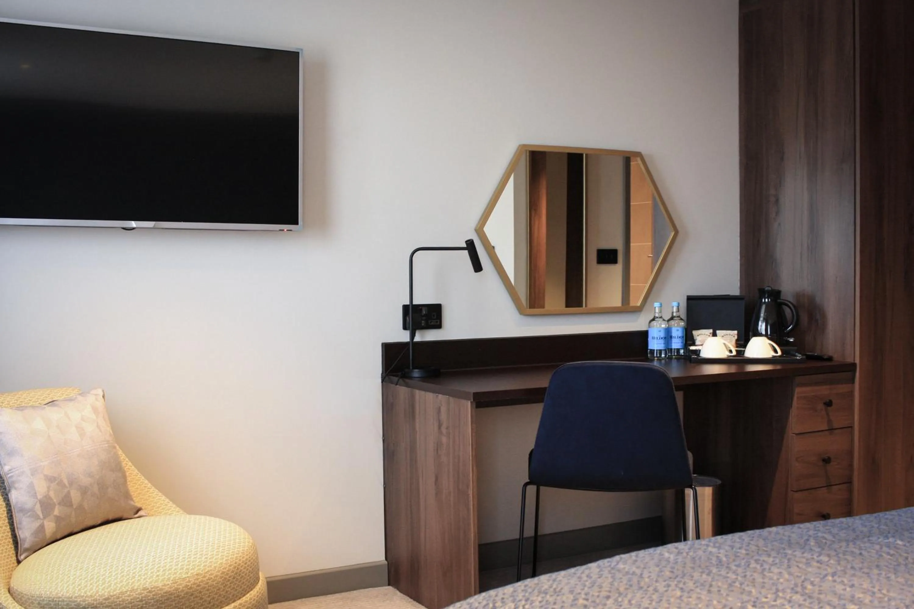 TV and multimedia, Bed in The Comet London Hatfield