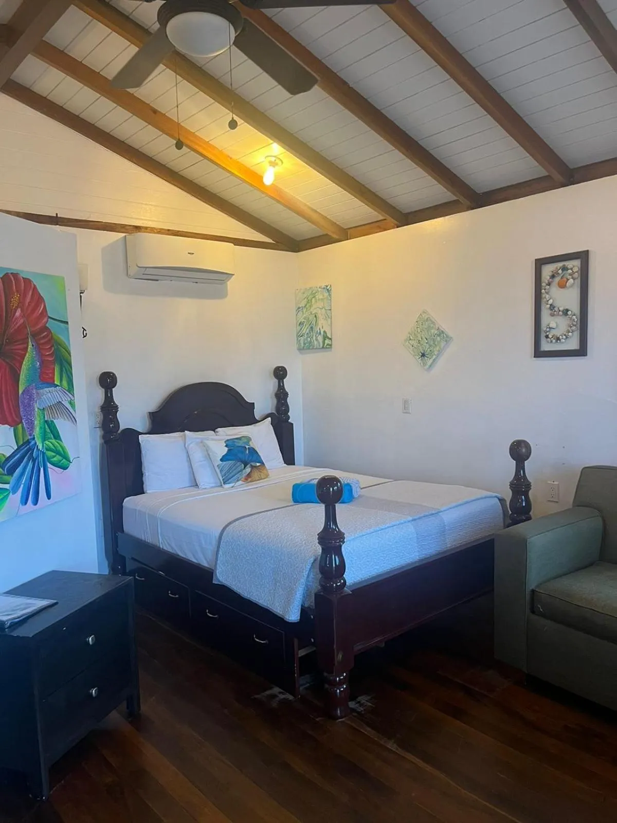 Bed in Seaside Chateau Resort