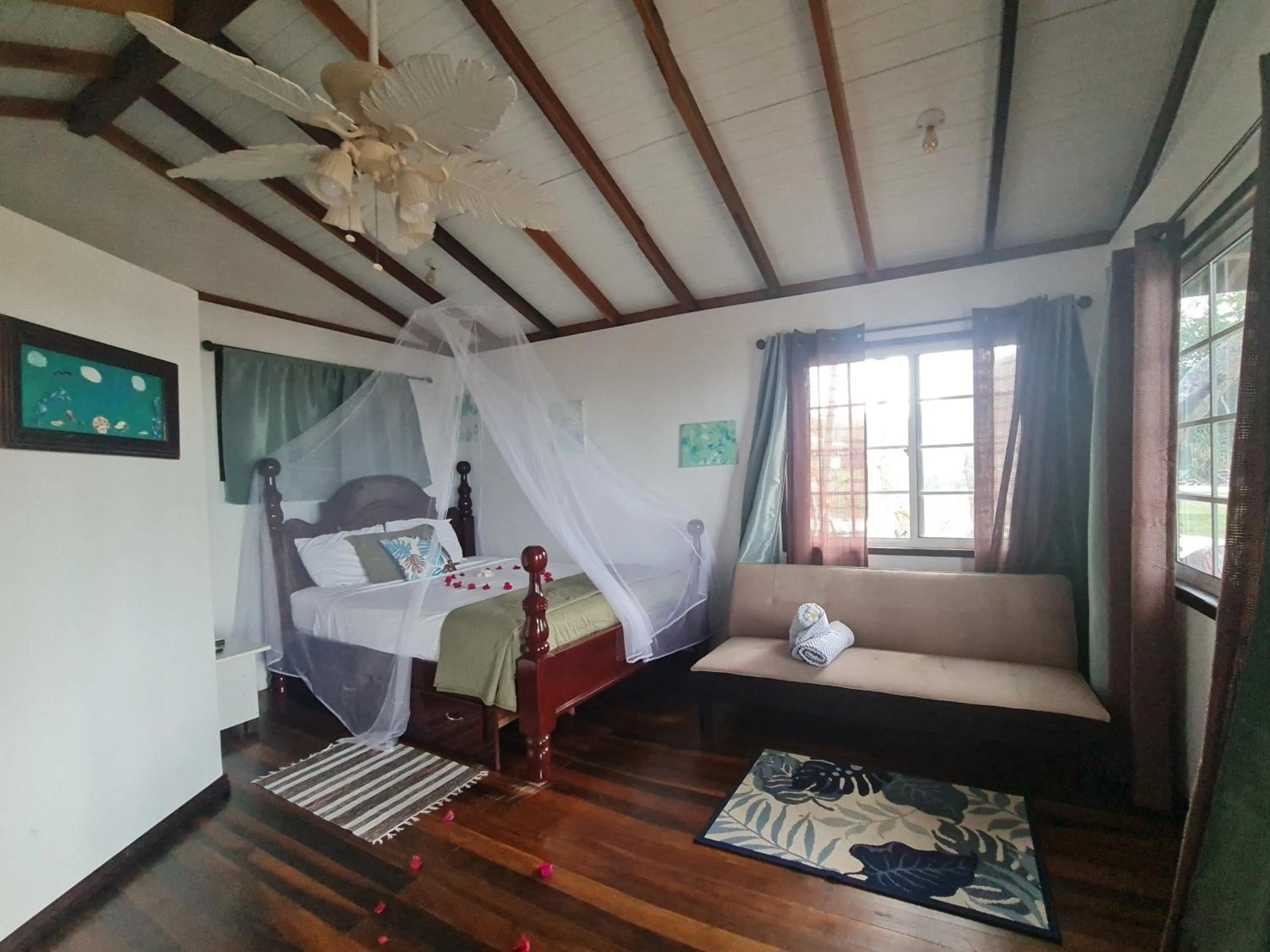 Photo of the whole room, Bed in Seaside Chateau Resort