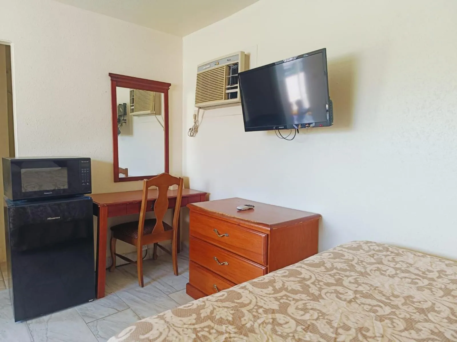 Bedroom, Bed in Pen Ann by Capital O Pharr-McAllen TX