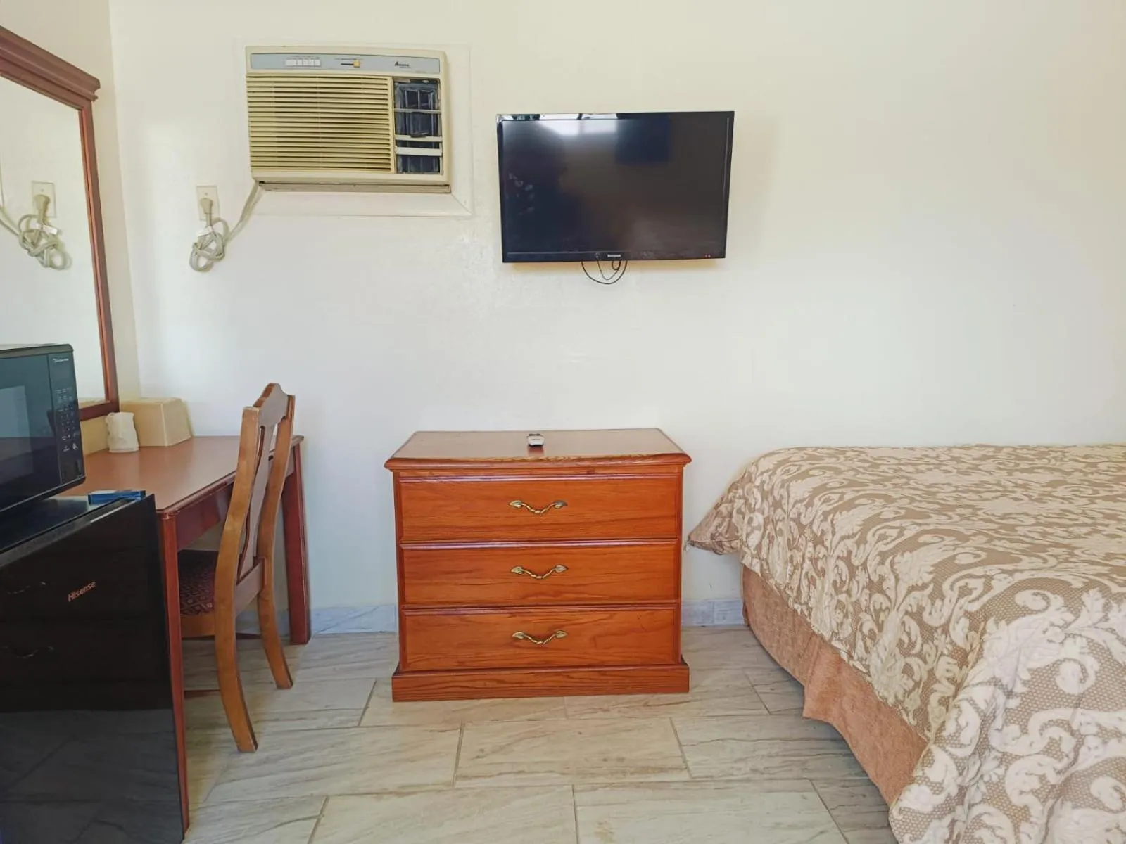 Bedroom, Bed in Pen Ann by Capital O Pharr-McAllen TX