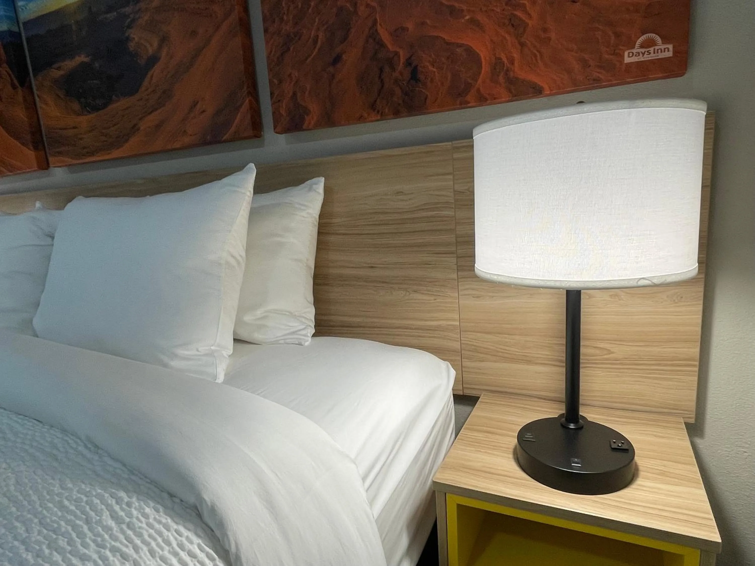 Bed in Days Inn by Wyndham Sulphur Springs