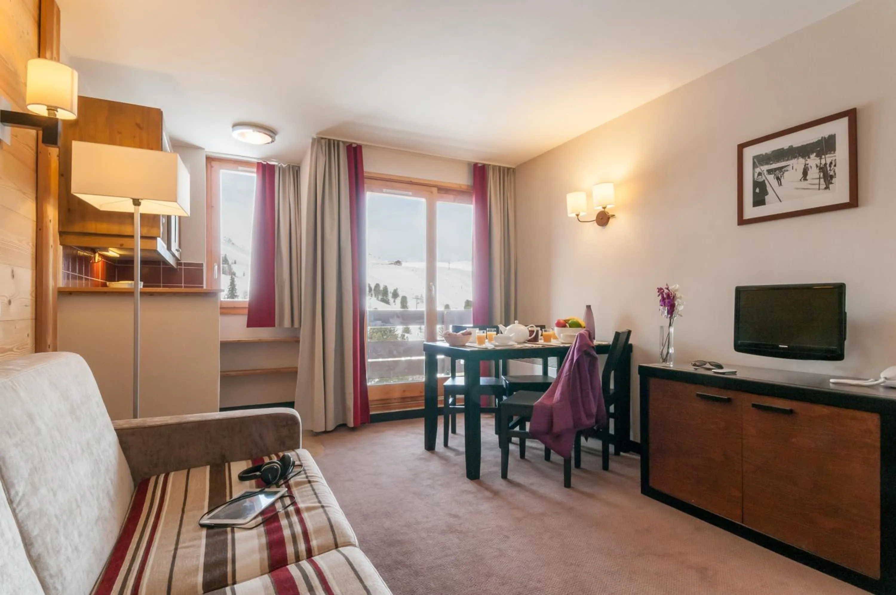 Communal lounge/ TV room in Résidence Pierre & Vacances Le Quartz