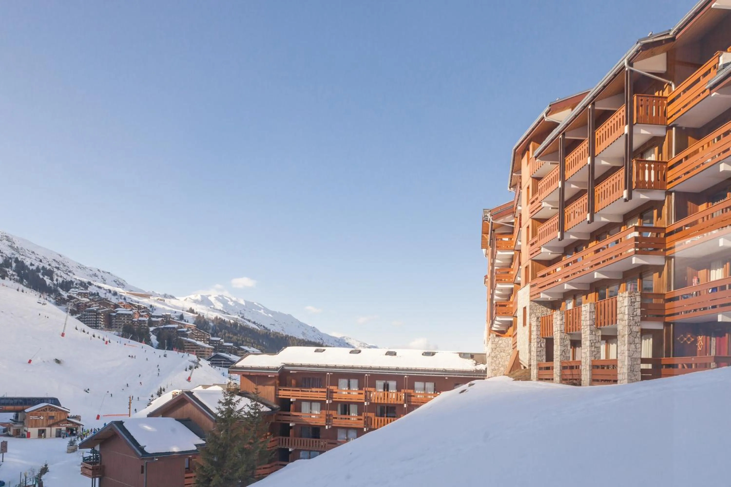 Property building in Résidence Pierre & Vacances Les Sentiers du Tueda