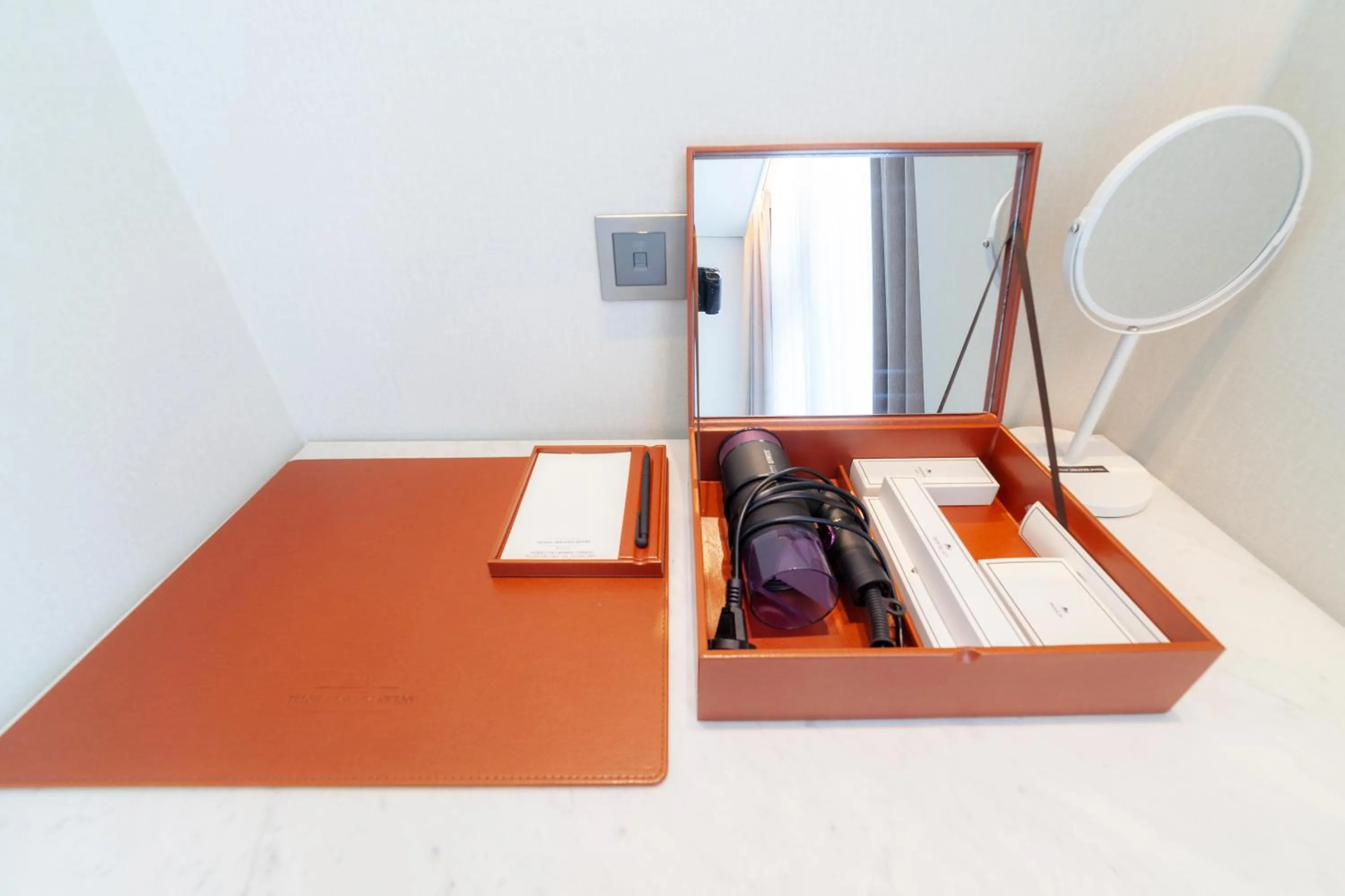 wardrobe in Ocean 2Heaven Hotel Busan