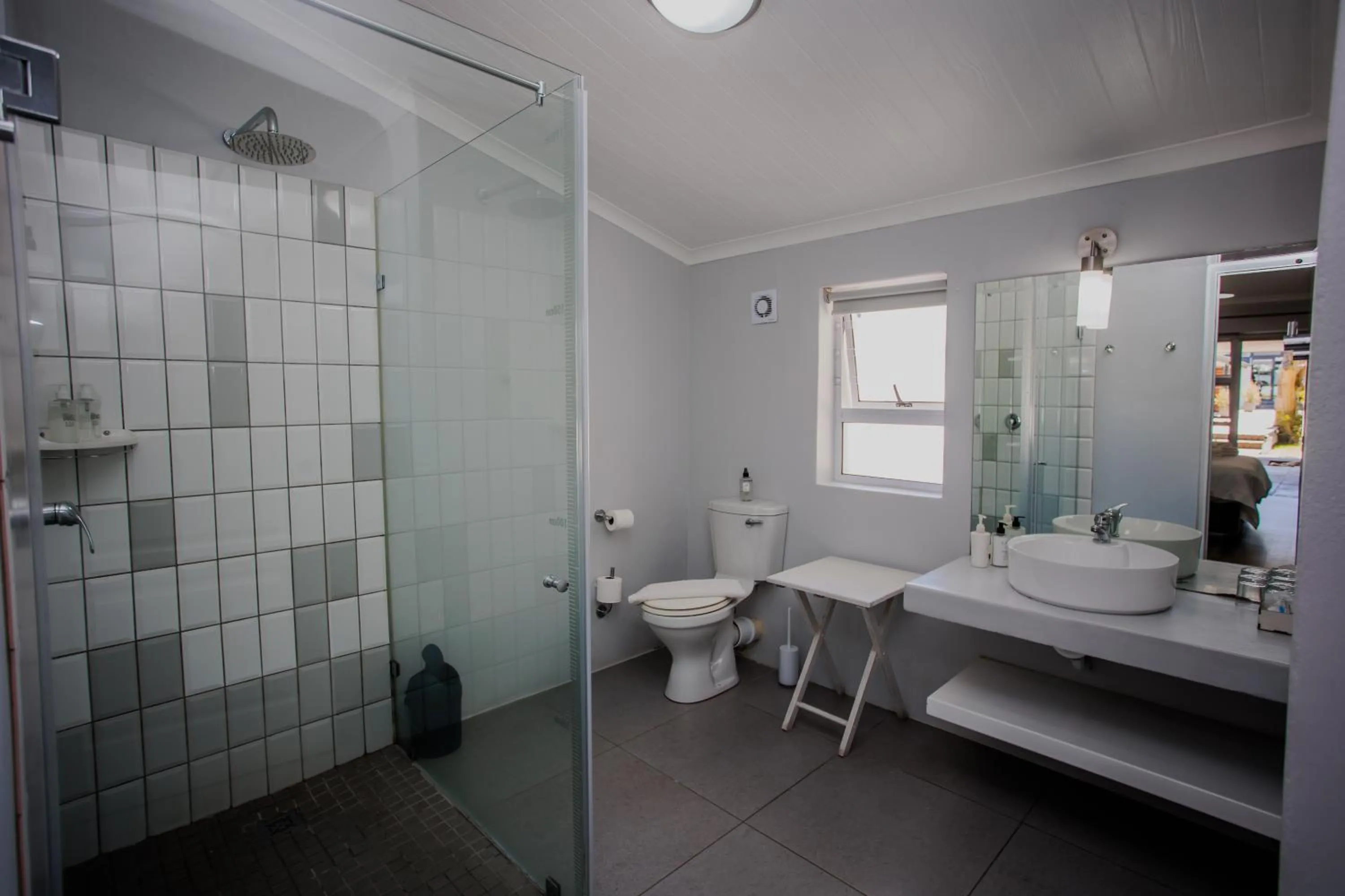 Shower in Aan de Eike Guest House