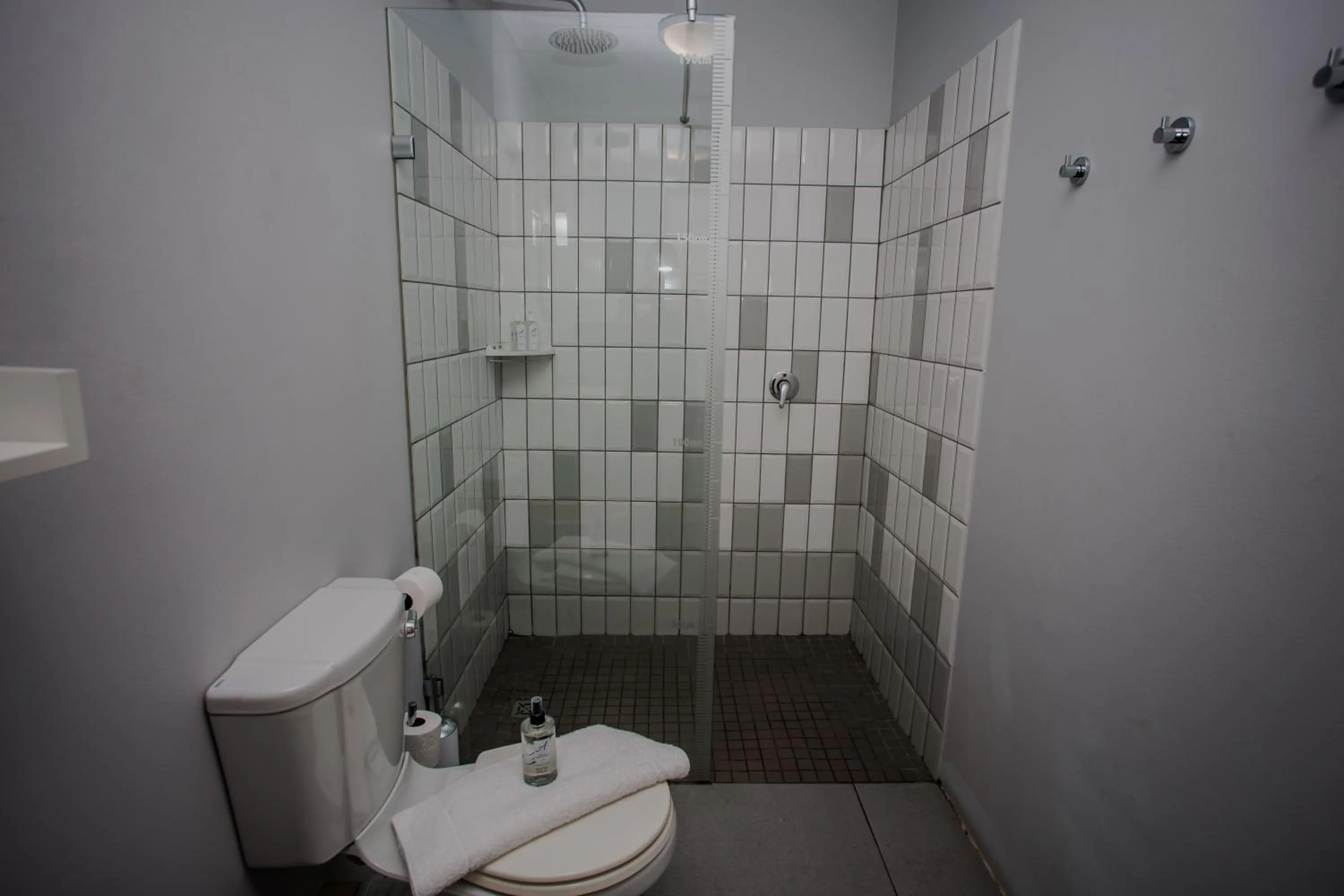 Shower in Aan de Eike Guest House