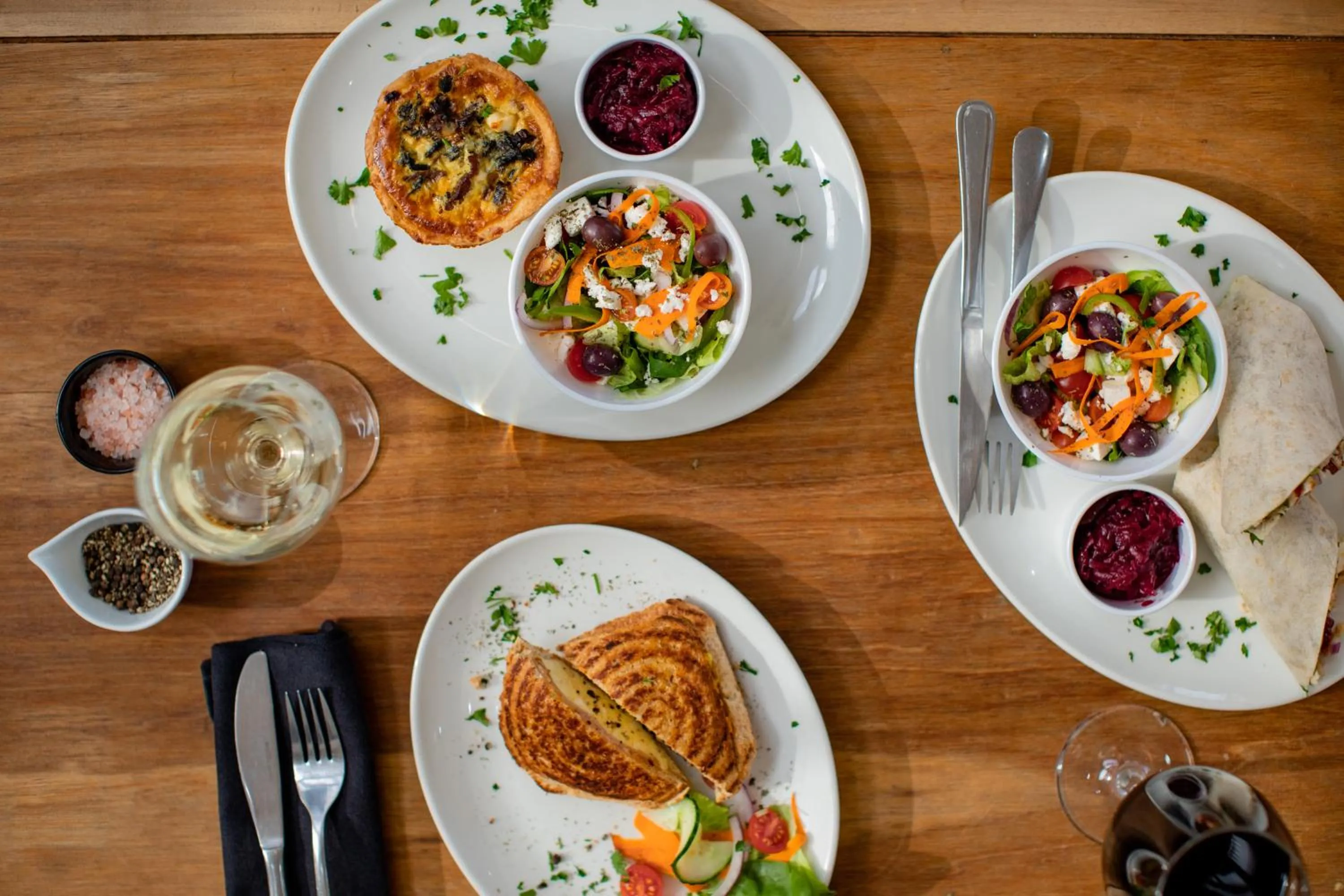 Restaurant/places to eat in Aan de Eike Guest House