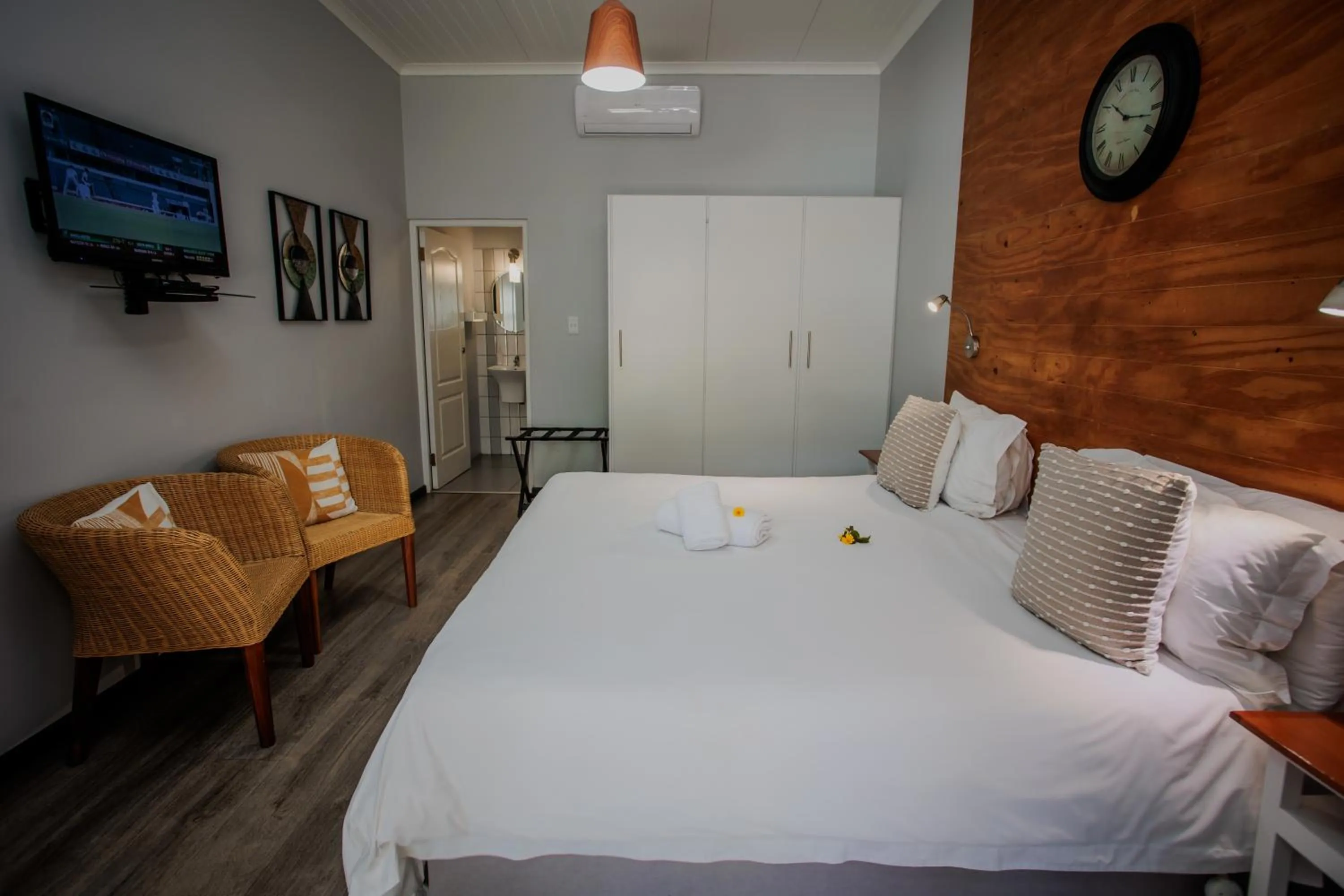 Bed in Aan de Eike Guest House