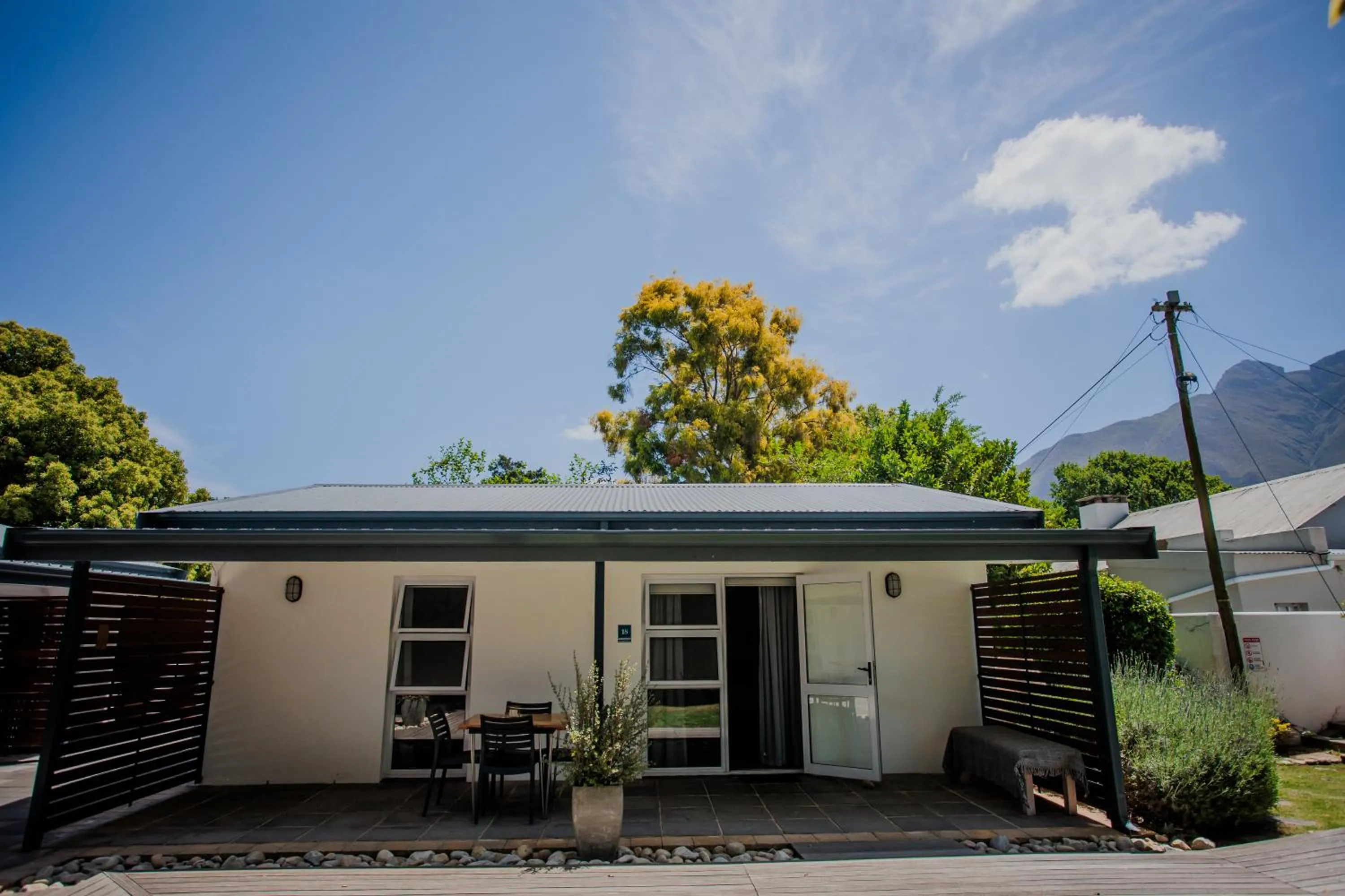 Facade/entrance in Aan de Eike Guest House