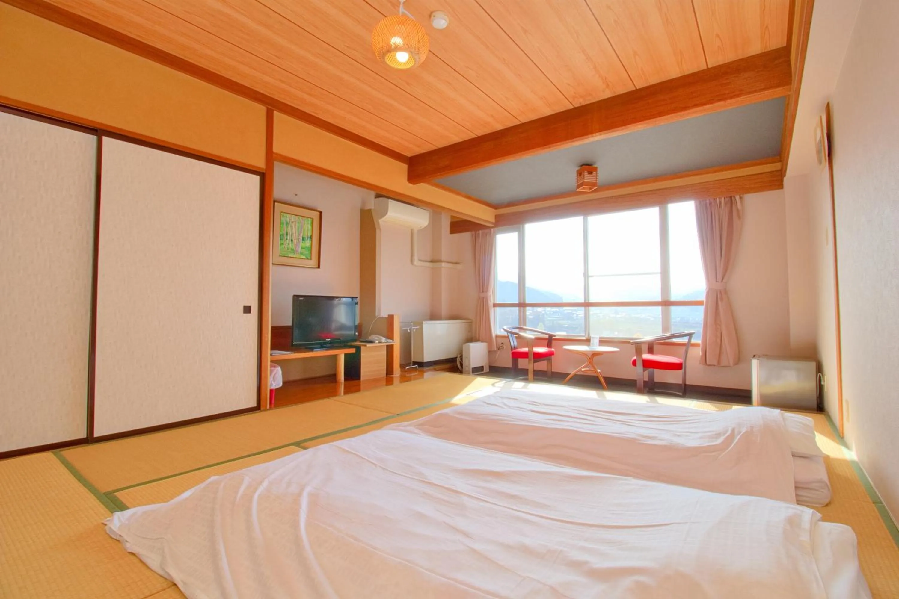 Living room, Bed in Hotel&Resort Yamanouchi Hills