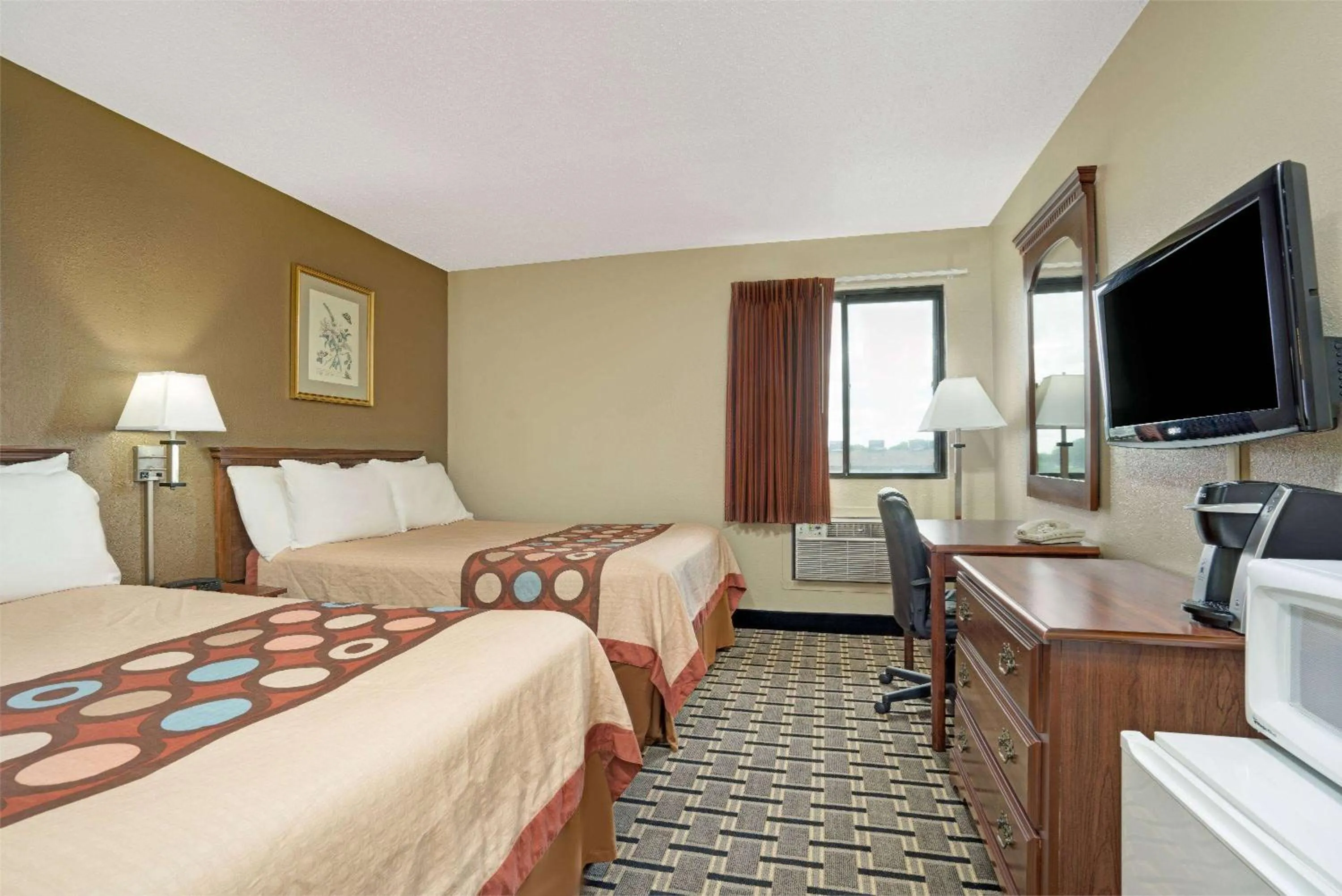 Photo of the whole room, Bed in Super 8 by Wyndham Melrose