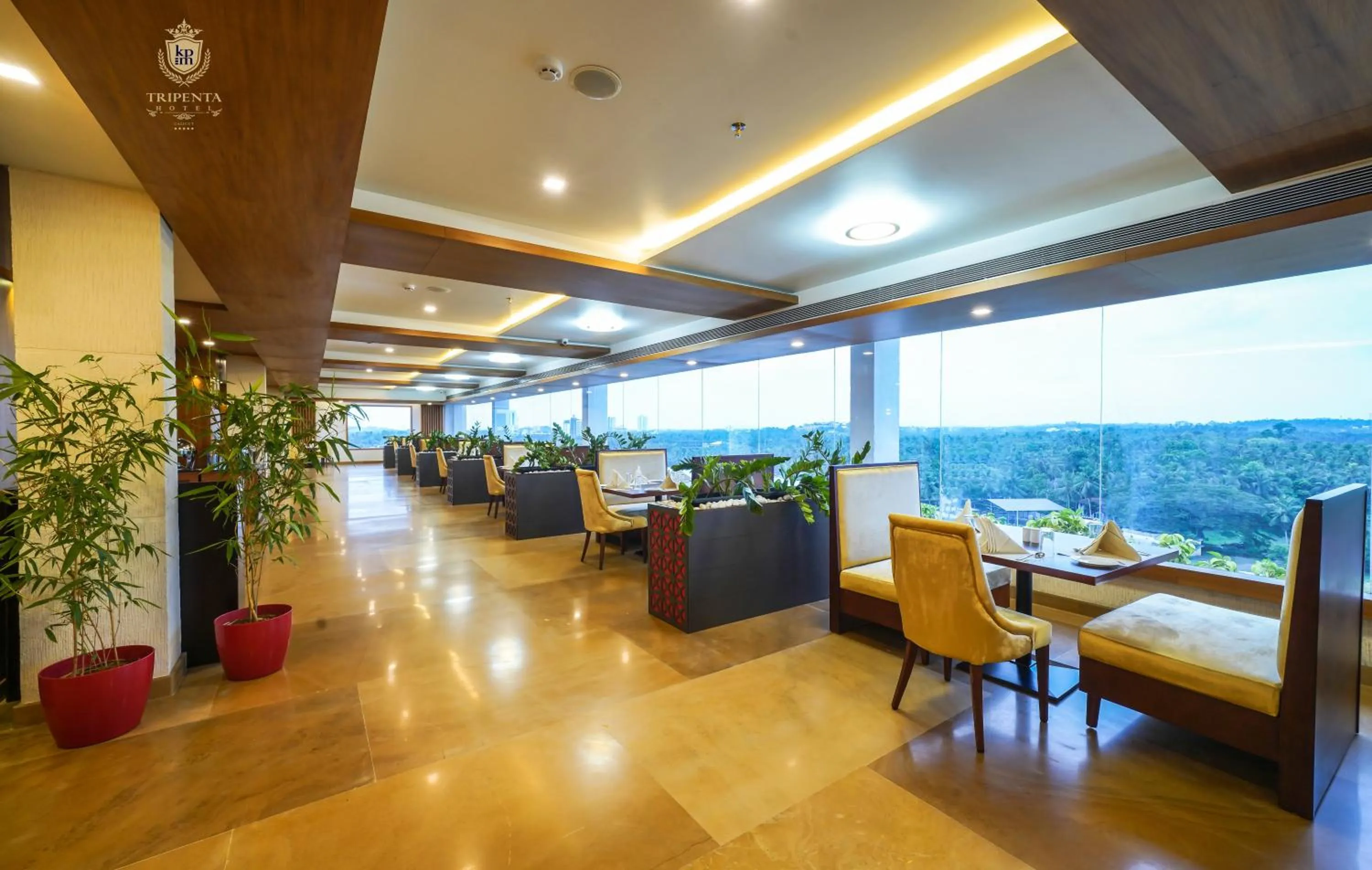 Restaurant/places to eat in KPM TRIPENTA HOTEL
