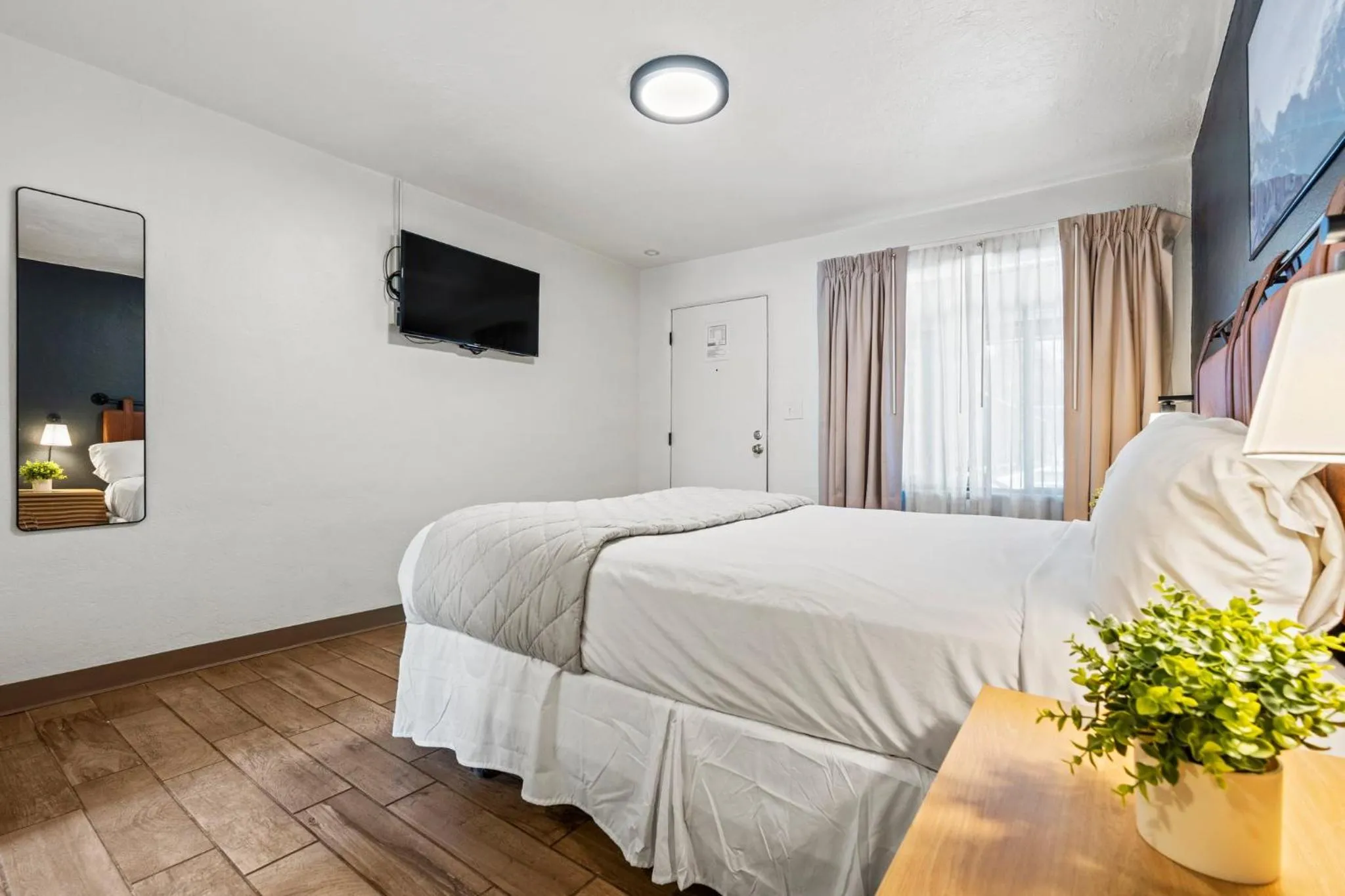 Bed in Adventure Inn Durango