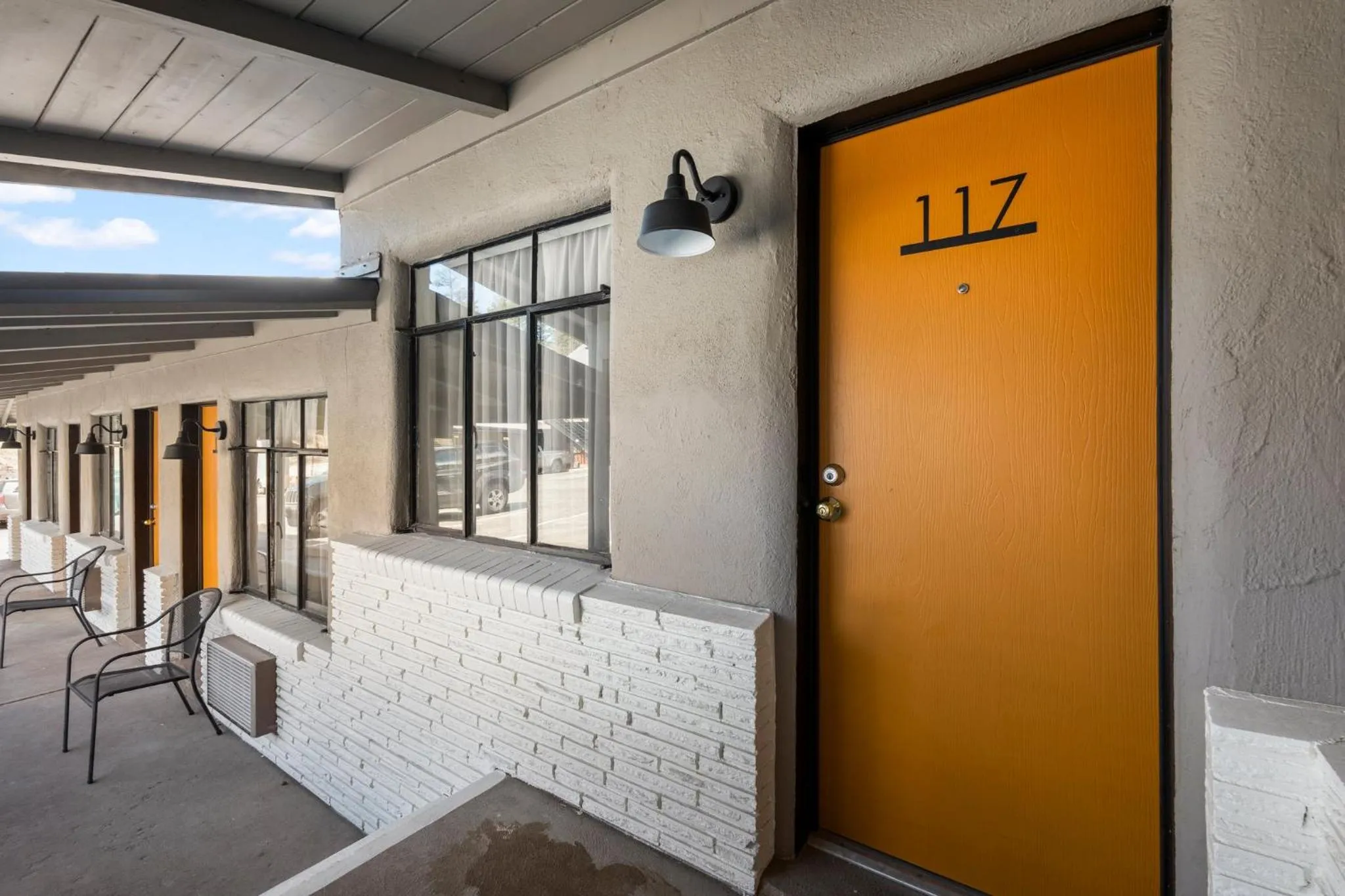 Facade/entrance in Adventure Inn Durango