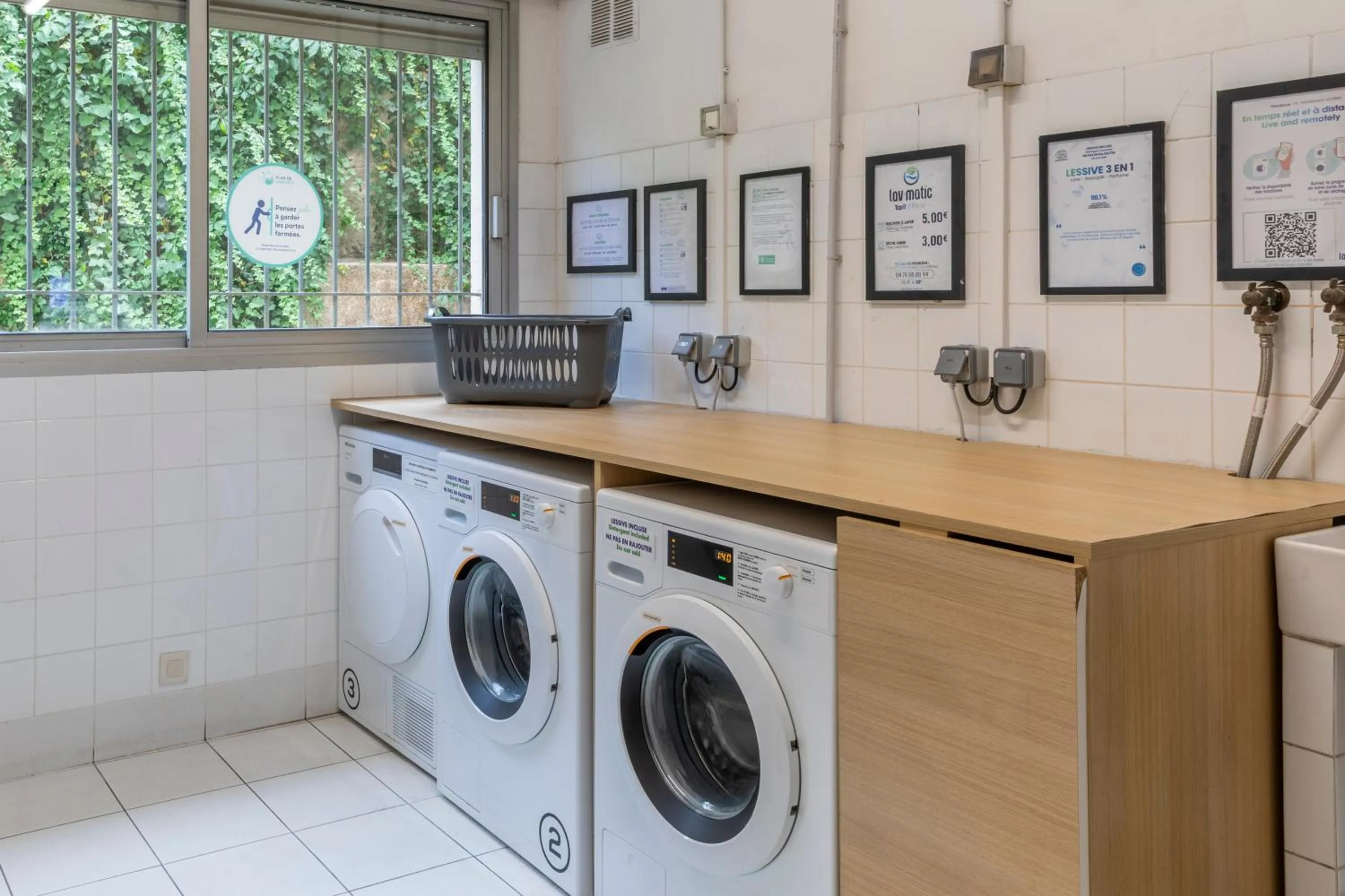 washing machine in Résidence Pierre & Vacances La Promenade des Bains
