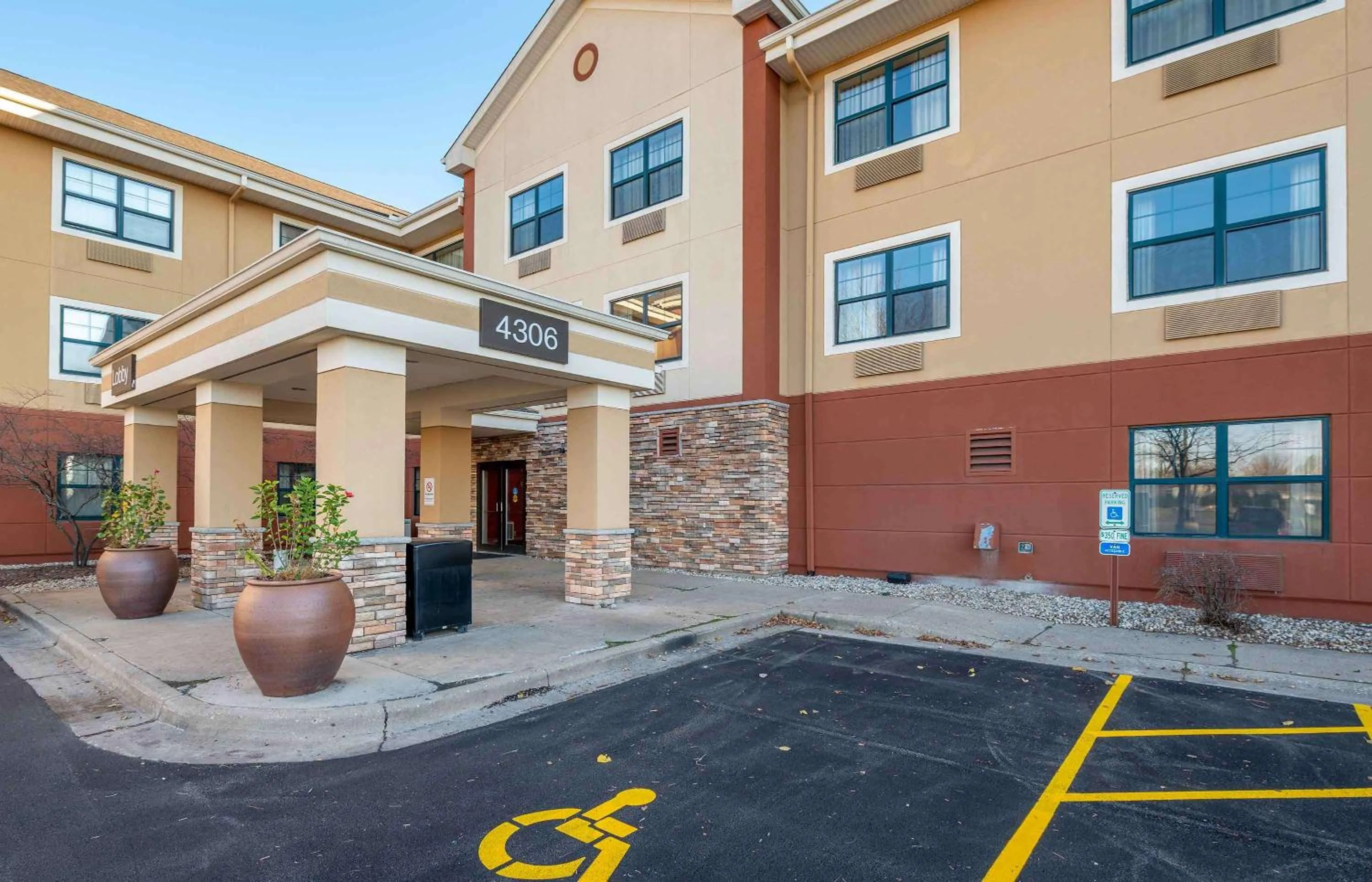 Property building in Extended Stay America Select Suites - Peoria - North