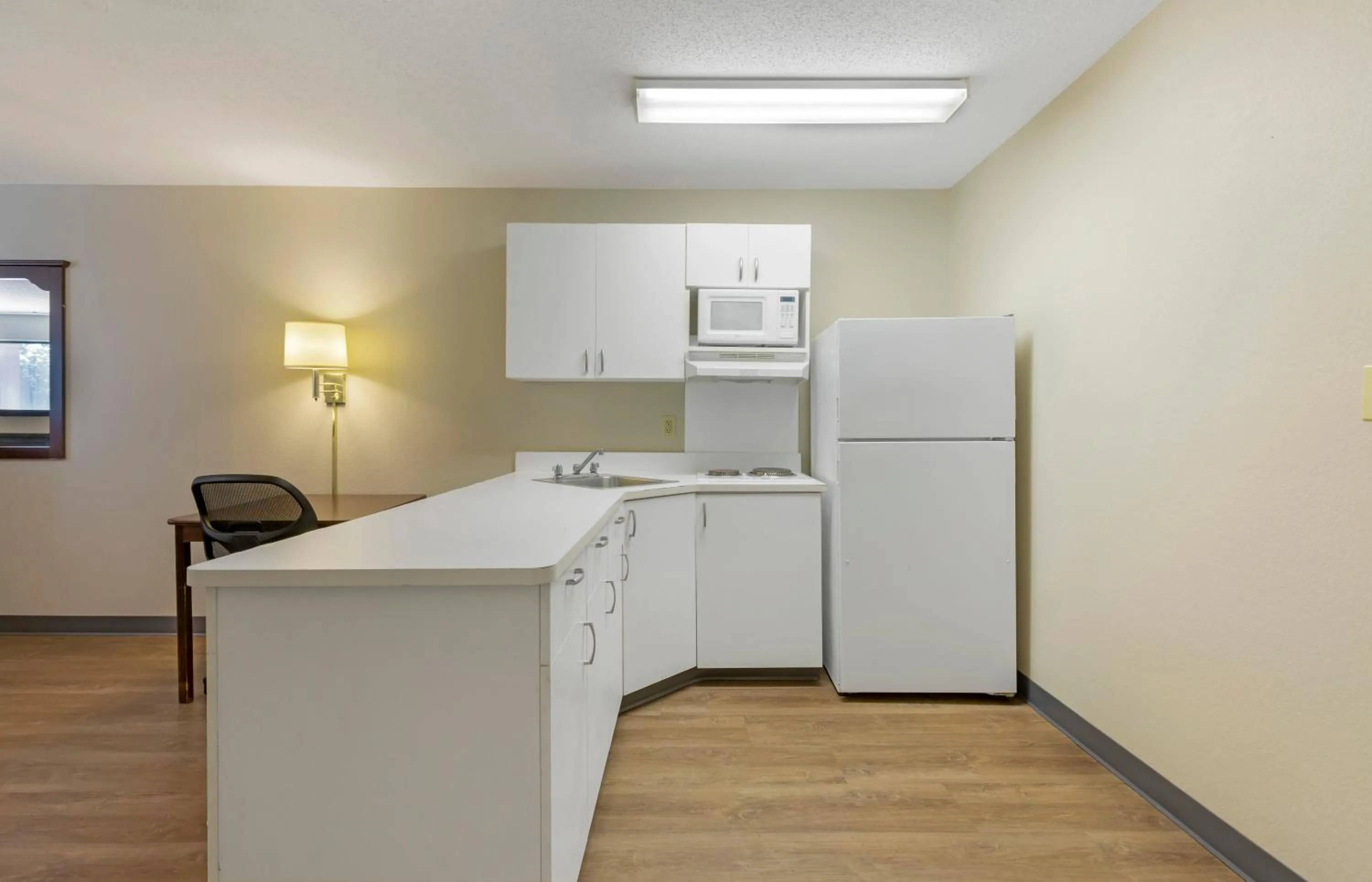 kitchen in Extended Stay America Suites - Phoenix - Mesa