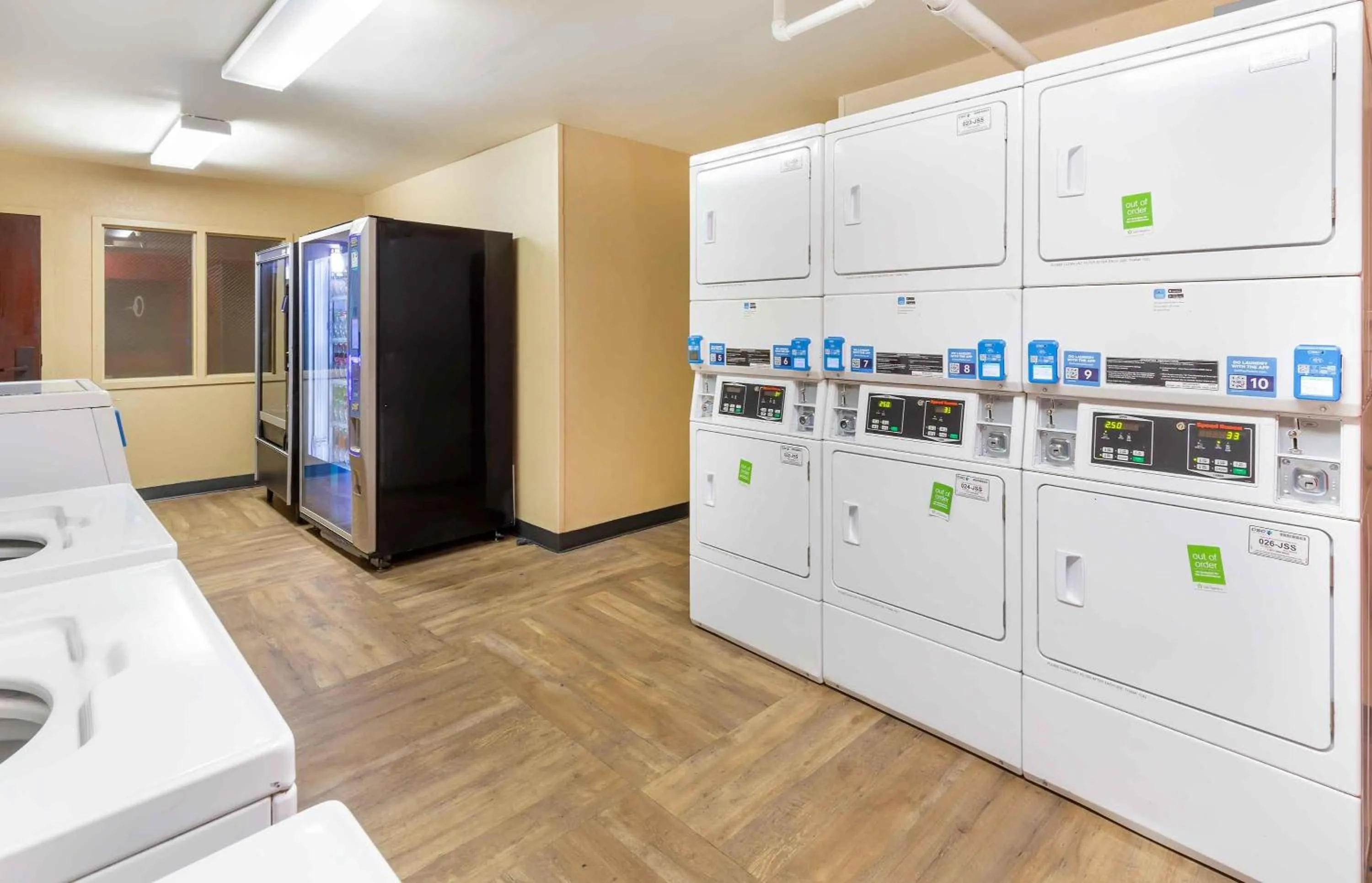 Property building in Extended Stay America Suites - Wilmington - New Centre Drive