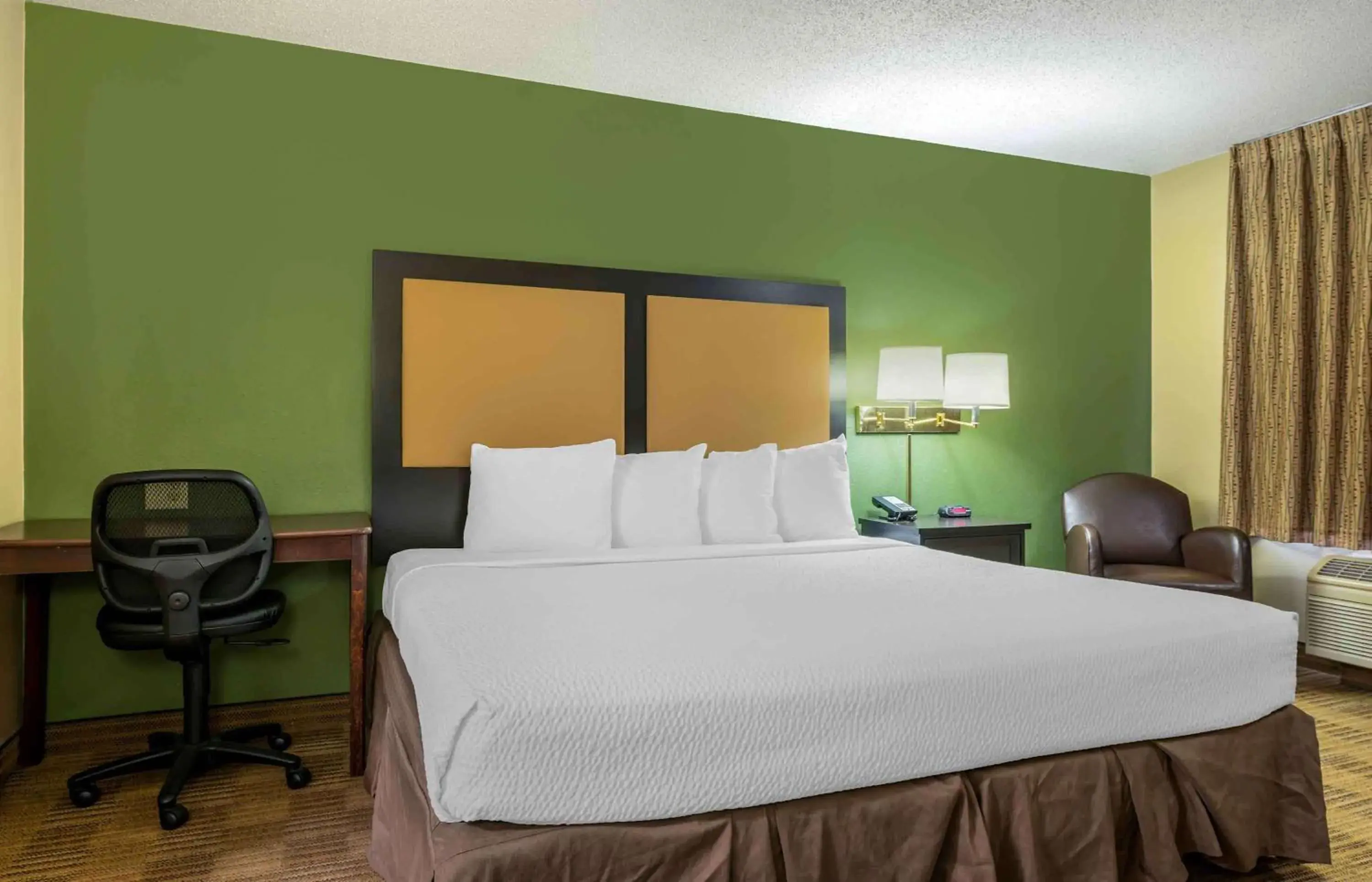 Studio with 1 King Bed - Non-Smoking in Extended Stay America Suites - South Bend - Mishawaka - North Studio with 1 King Bed - Non-Smoking in Extended Stay America Suites - South Bend - Mishawaka - North