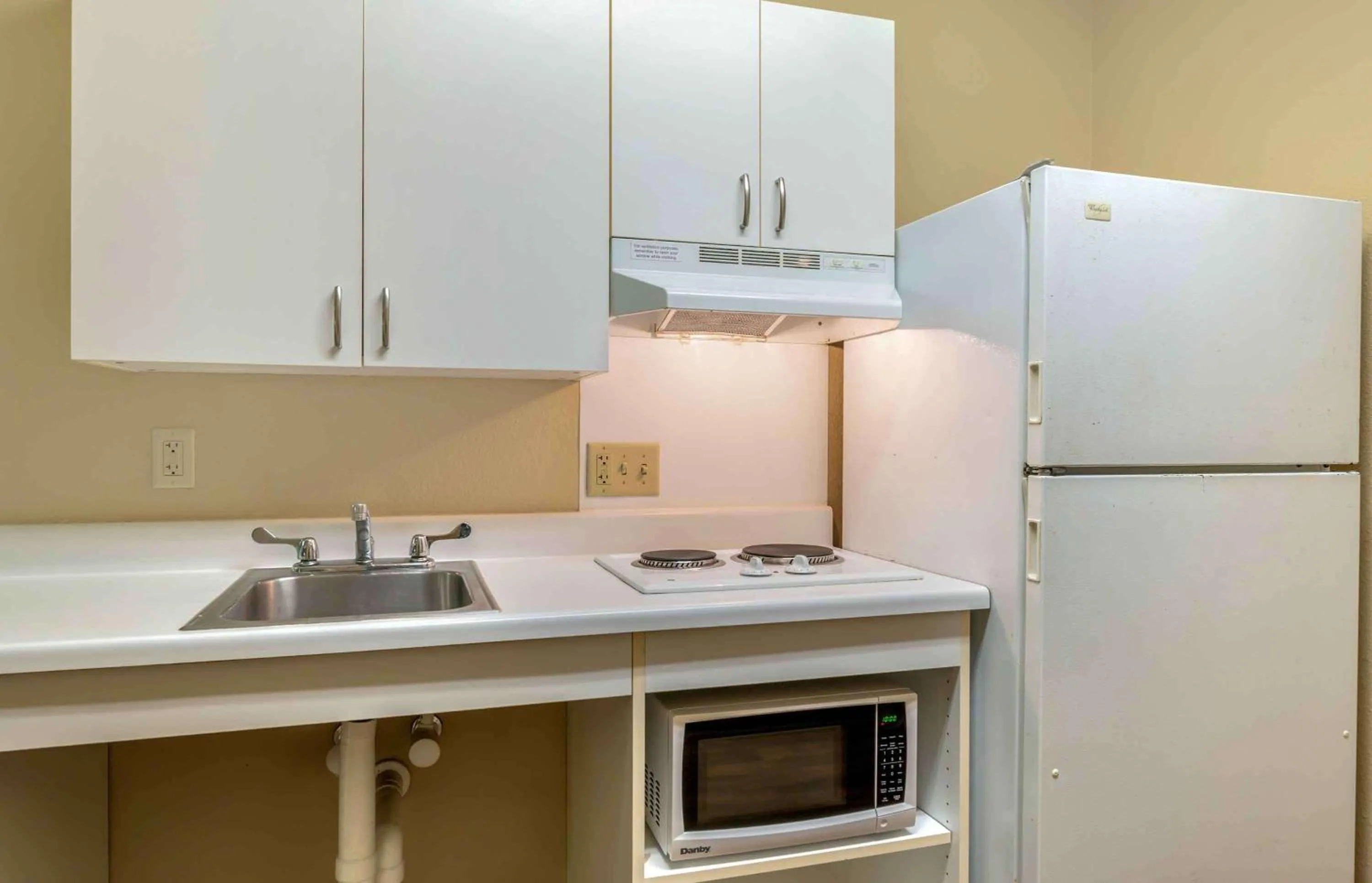 Kitchen or kitchenette in Extended Stay America Suites - South Bend - Mishawaka - North