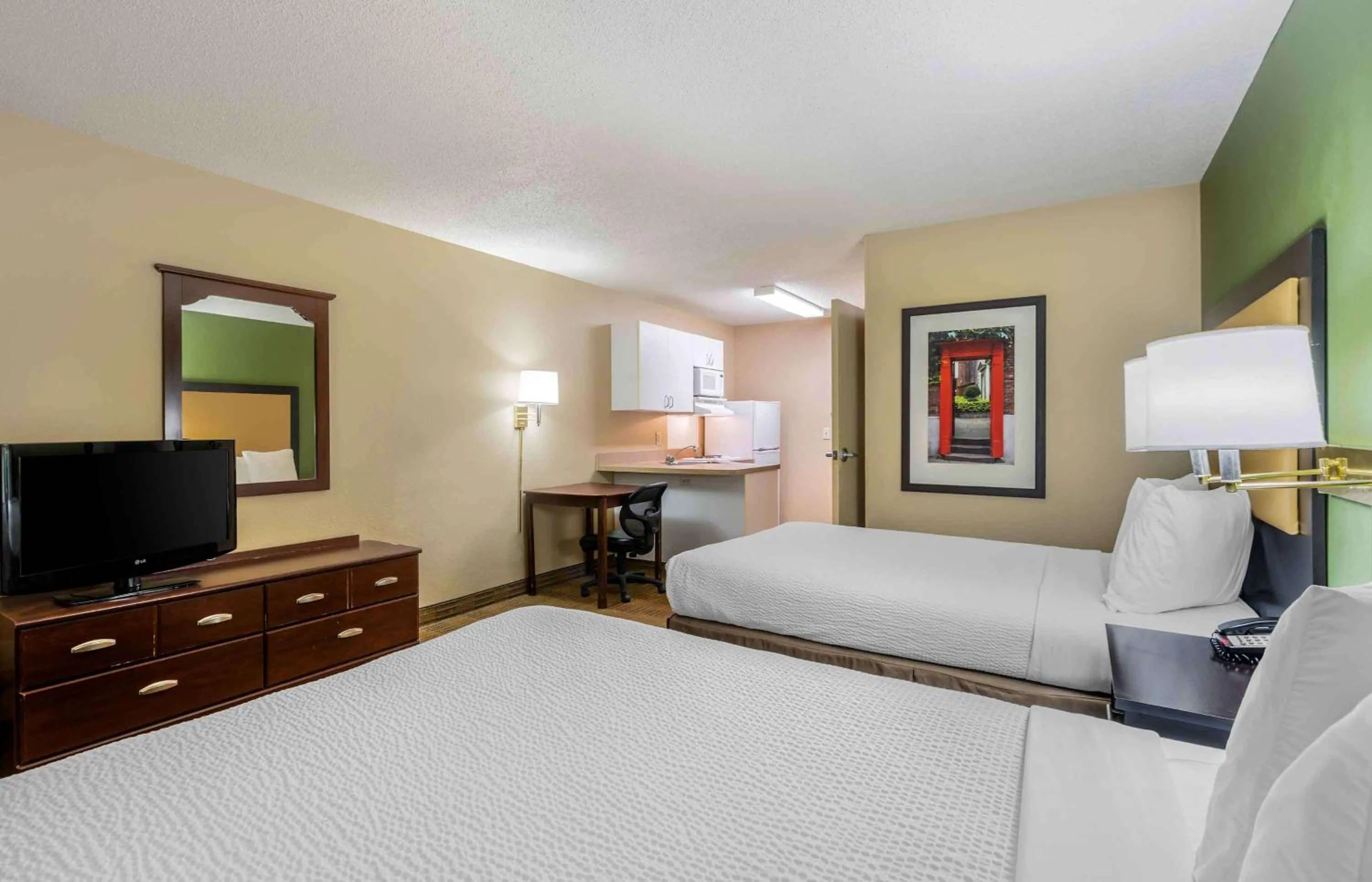 Bedroom, Bed in Extended Stay America Suites - South Bend - Mishawaka - North