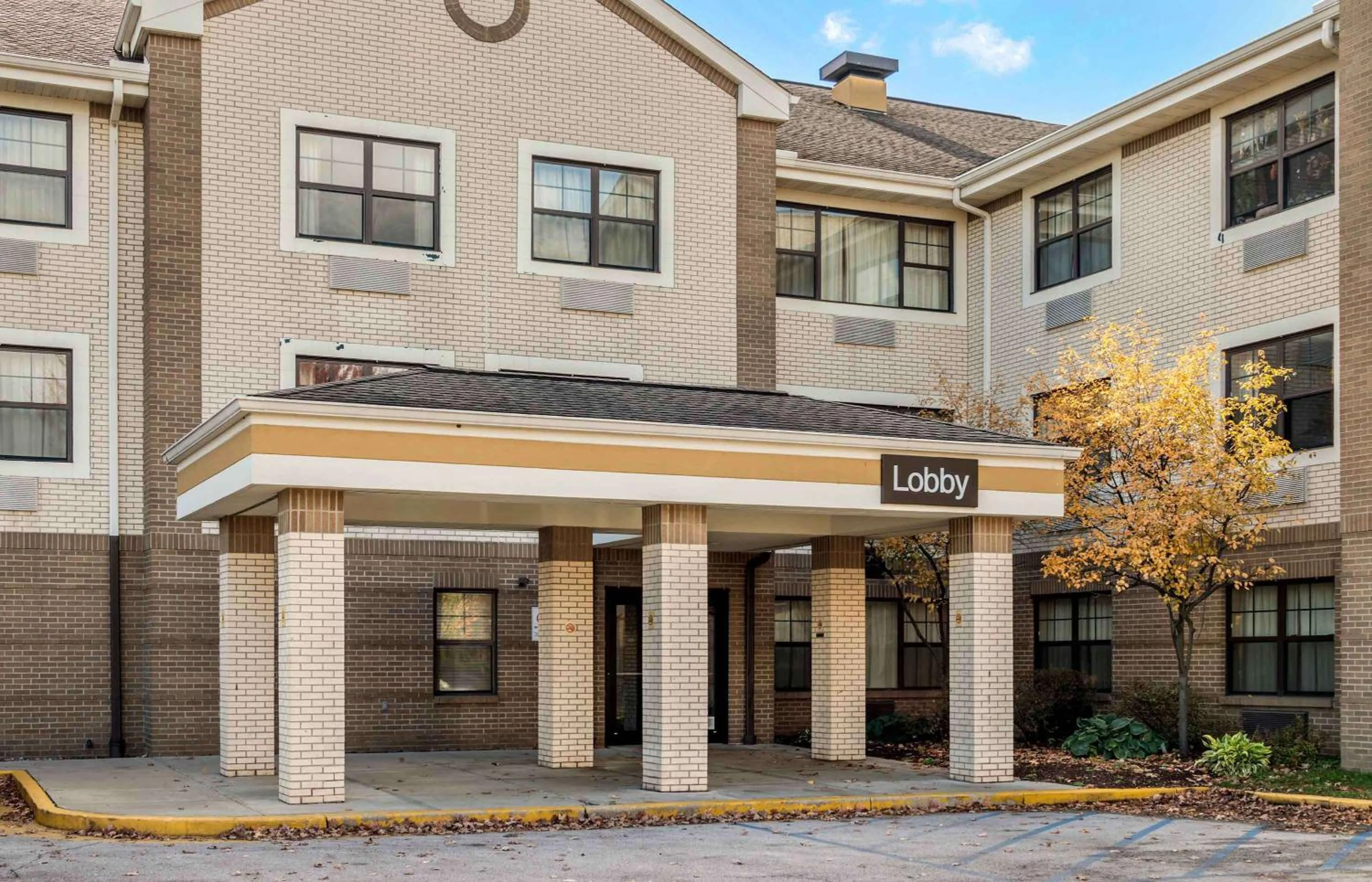 Property building in Extended Stay America Suites - South Bend - Mishawaka - North