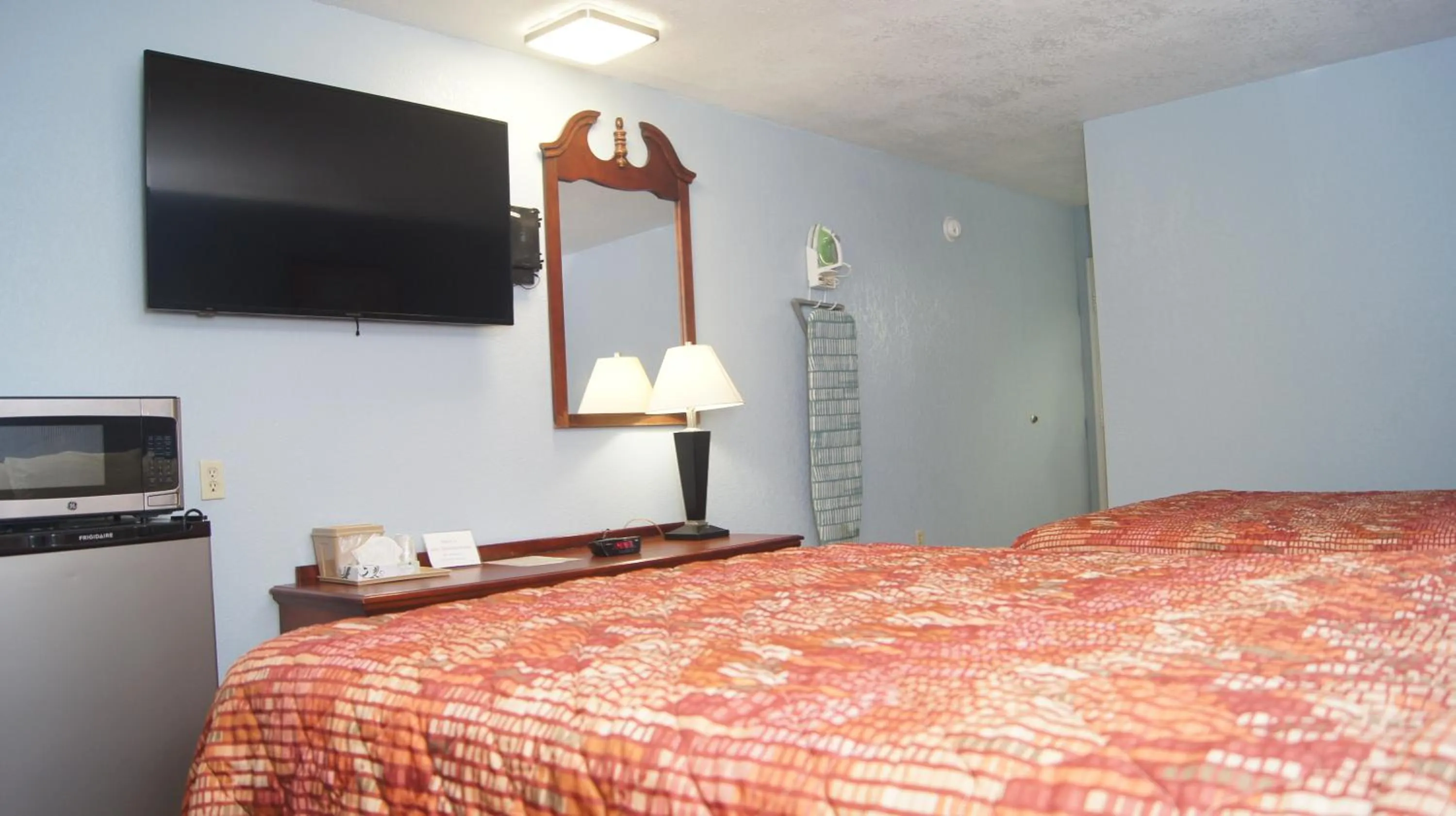 Bedroom in Holiday Lodge & Suites