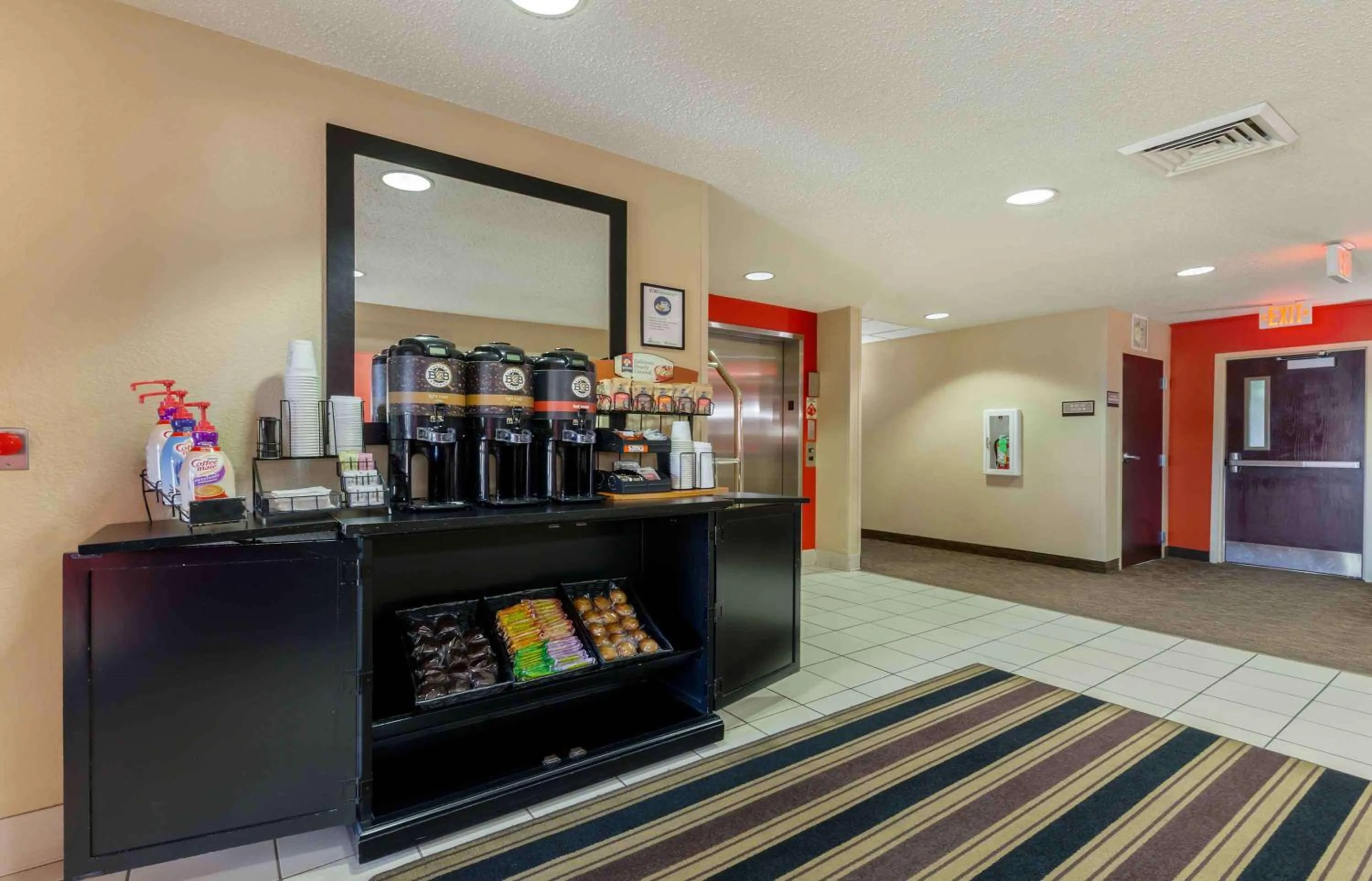 Breakfast in Extended Stay America Suites - Rockford - I-90