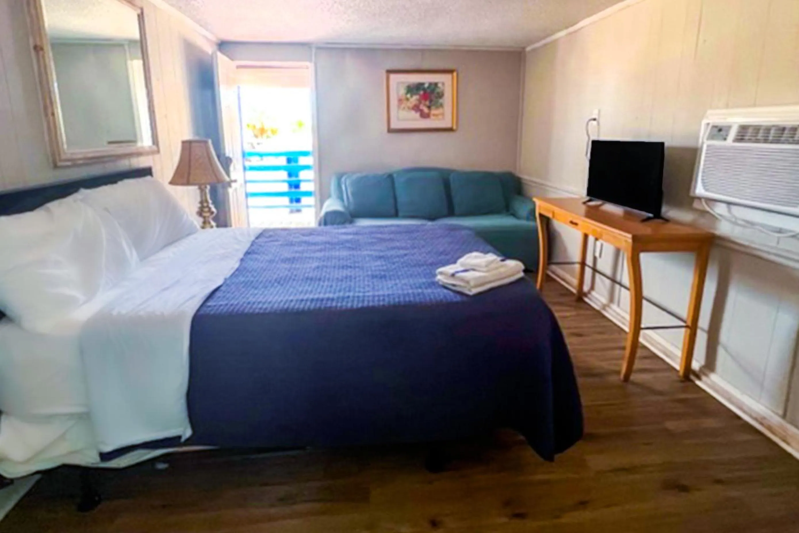 Bedroom in Crepe Myrtle by OYO