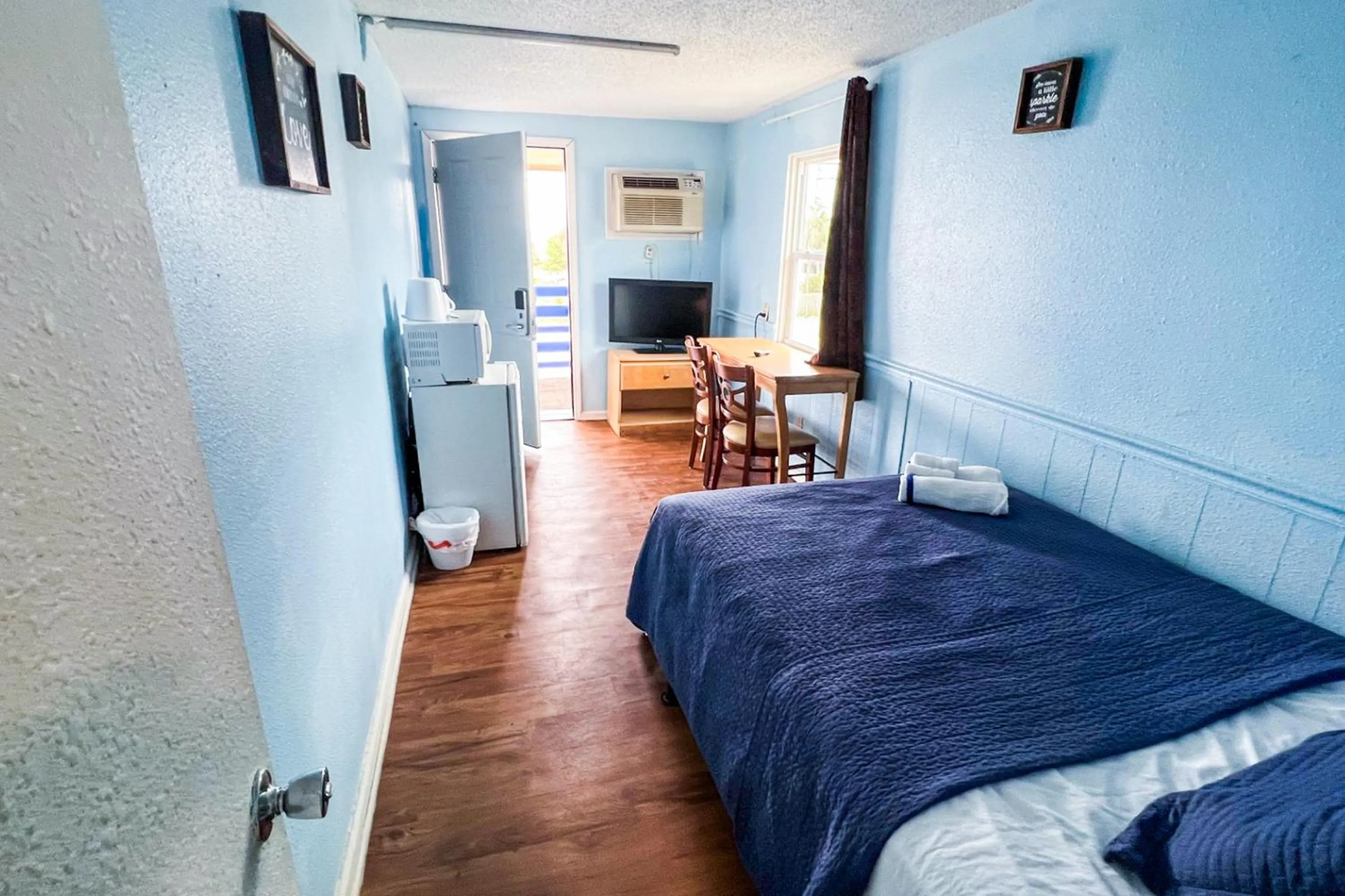 Bedroom in Crepe Myrtle by OYO