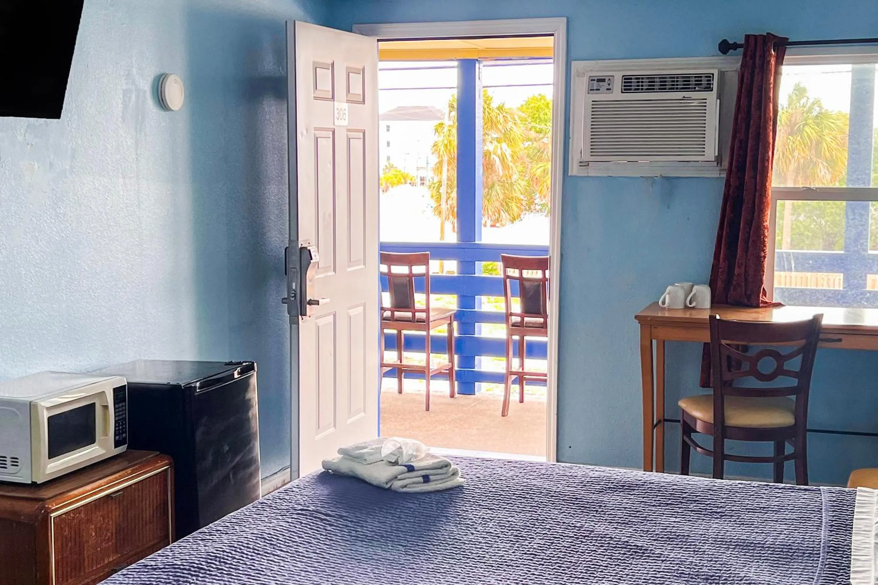 Bedroom in Crepe Myrtle by OYO