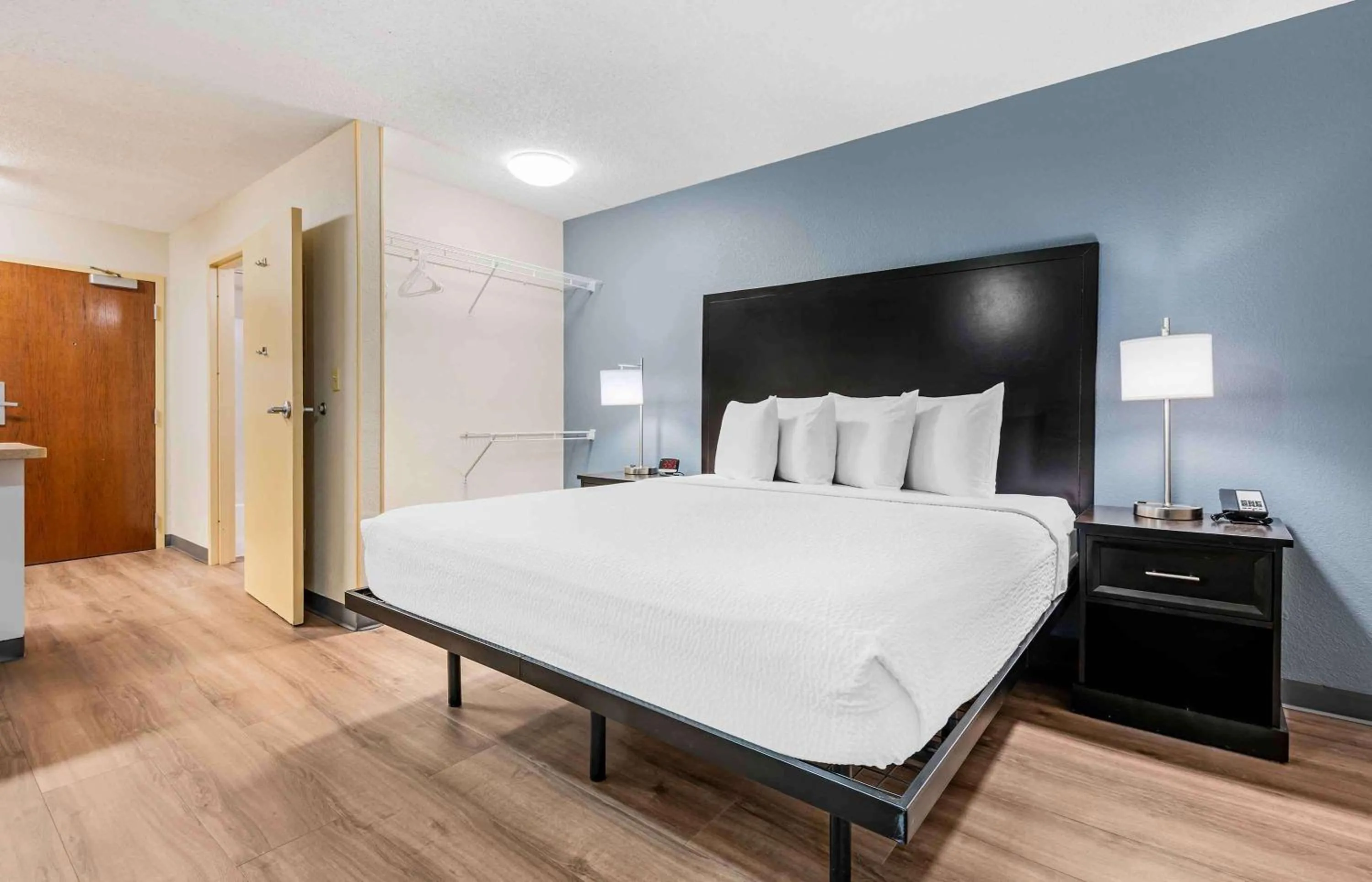 Bedroom, Bed in Extended Stay America Suites - Dayton - North